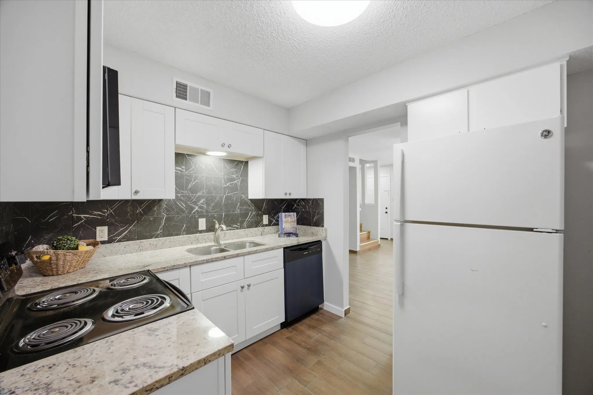 Single Family Residence For Sale in Dallas County , 1828 Ridgeview Plaza, Mesquite, Texas 75149, 2 Bedroom, 2 Bathroom, Garage spaces, 1,344 Sqft, built in 1974, mls#21328436, Real Estate Agent in Mesquite, Homes For Sale in Dallas county, Homes For Sale in Mesquite, Realtor in Mesquite Texas, Real Estate Brokerage Independent Realty Texas, Luminita Cordes Realtor