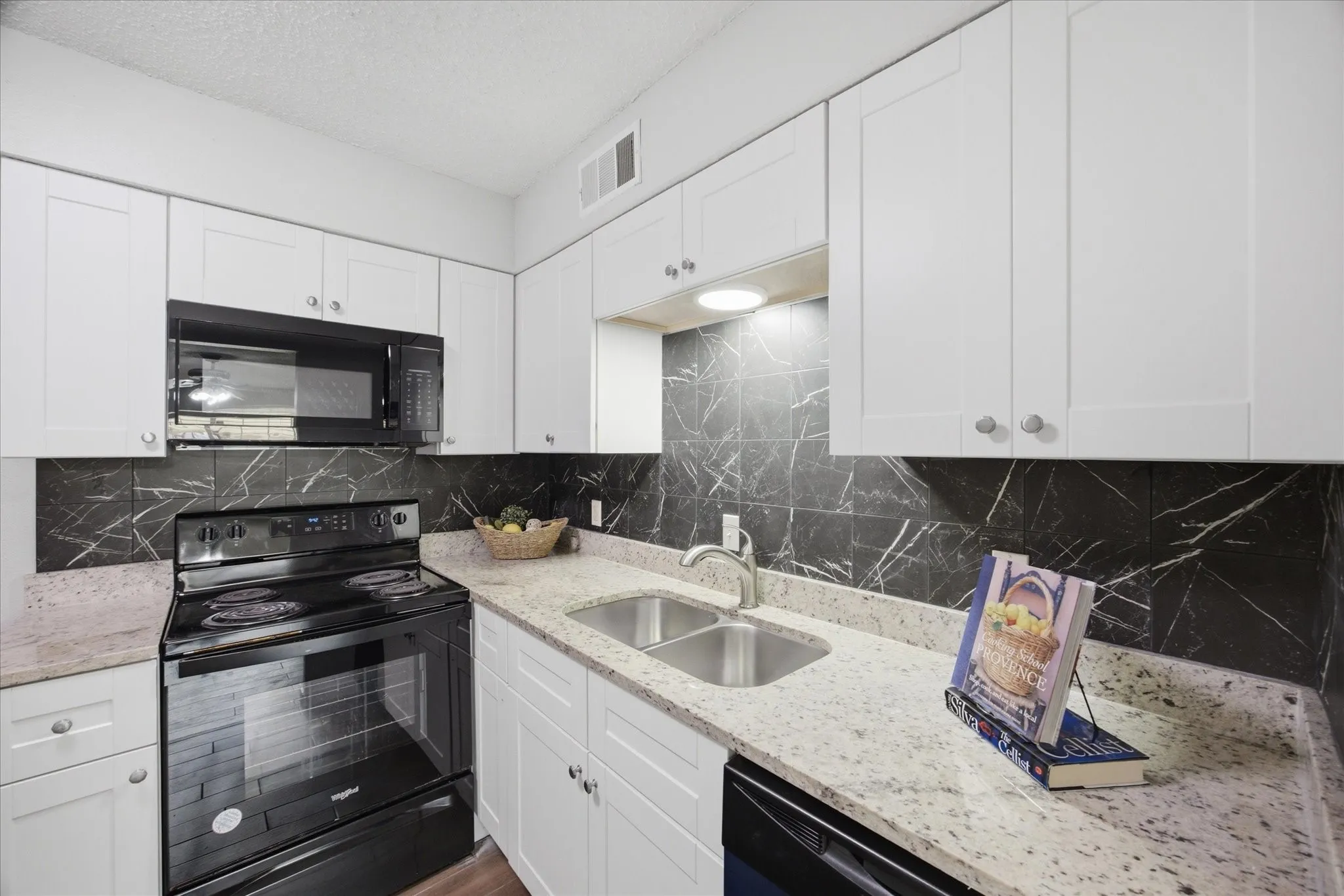 Single Family Residence For Sale in Dallas County , 1828 Ridgeview Plaza, Mesquite, Texas 75149, 2 Bedroom, 2 Bathroom, Garage spaces, 1,344 Sqft, built in 1974, mls#21328436, Real Estate Agent in Mesquite, Homes For Sale in Dallas county, Homes For Sale in Mesquite, Realtor in Mesquite Texas, Real Estate Brokerage Independent Realty Texas, Luminita Cordes Realtor