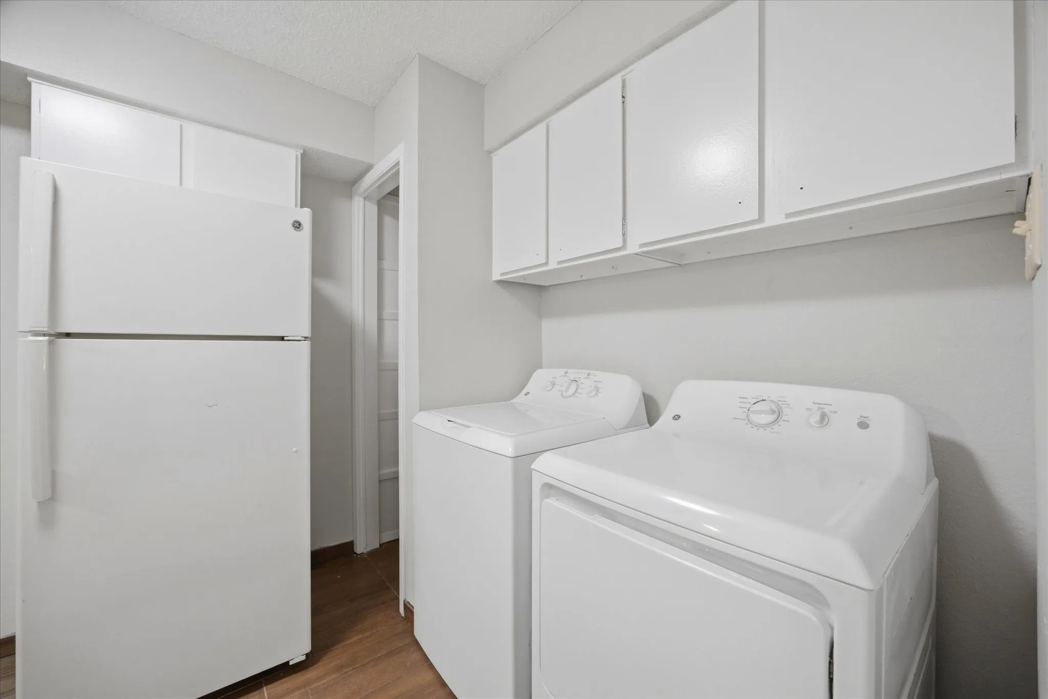Single Family Residence For Sale in Dallas County , 1828 Ridgeview Plaza, Mesquite, Texas 75149, 2 Bedroom, 2 Bathroom, Garage spaces, 1,344 Sqft, built in 1974, mls#21328436, Real Estate Agent in Mesquite, Homes For Sale in Dallas county, Homes For Sale in Mesquite, Realtor in Mesquite Texas, Real Estate Brokerage Independent Realty Texas, Luminita Cordes Realtor