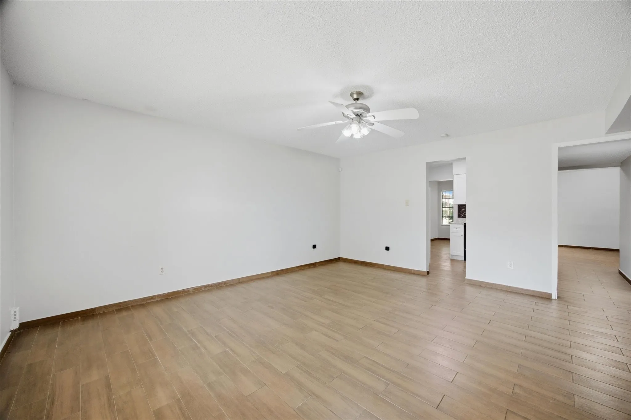 Single Family Residence For Sale in Dallas County , 1828 Ridgeview Plaza, Mesquite, Texas 75149, 2 Bedroom, 2 Bathroom, Garage spaces, 1,344 Sqft, built in 1974, mls#21328436, Real Estate Agent in Mesquite, Homes For Sale in Dallas county, Homes For Sale in Mesquite, Realtor in Mesquite Texas, Real Estate Brokerage Independent Realty Texas, Luminita Cordes Realtor