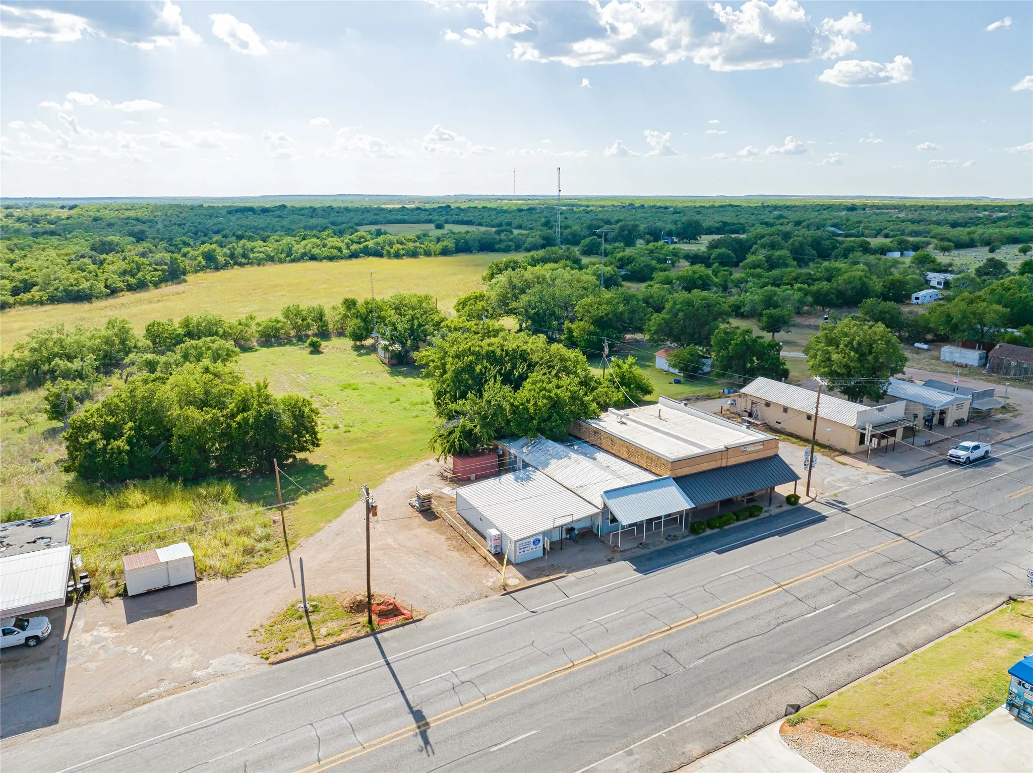 Business For Sale in Throckmorton County , 105 S US Highway 183, Woodson, Texas 76491, 0, 0, Garage spaces, 0 Sqft, built in 0, Price $110,000, mls#21308618, Real Estate Agent in Woodson, Homes For Sale in Throckmorton county, Homes For Sale in Woodson, Realtor in Woodson Texas, Real Estate Brokerage Independent Realty Texas, Luminita Cordes Realtor