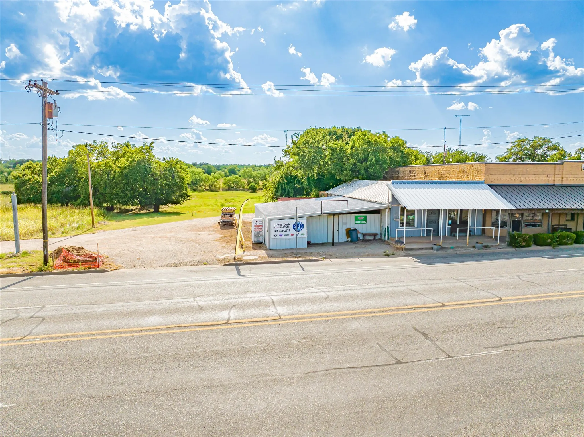 Business For Sale in Throckmorton County , 105 S US Highway 183, Woodson, Texas 76491, 0, 0, Garage spaces, 0 Sqft, built in 0, Price $110,000, mls#21308618, Real Estate Agent in Woodson, Homes For Sale in Throckmorton county, Homes For Sale in Woodson, Realtor in Woodson Texas, Real Estate Brokerage Independent Realty Texas, Luminita Cordes Realtor
