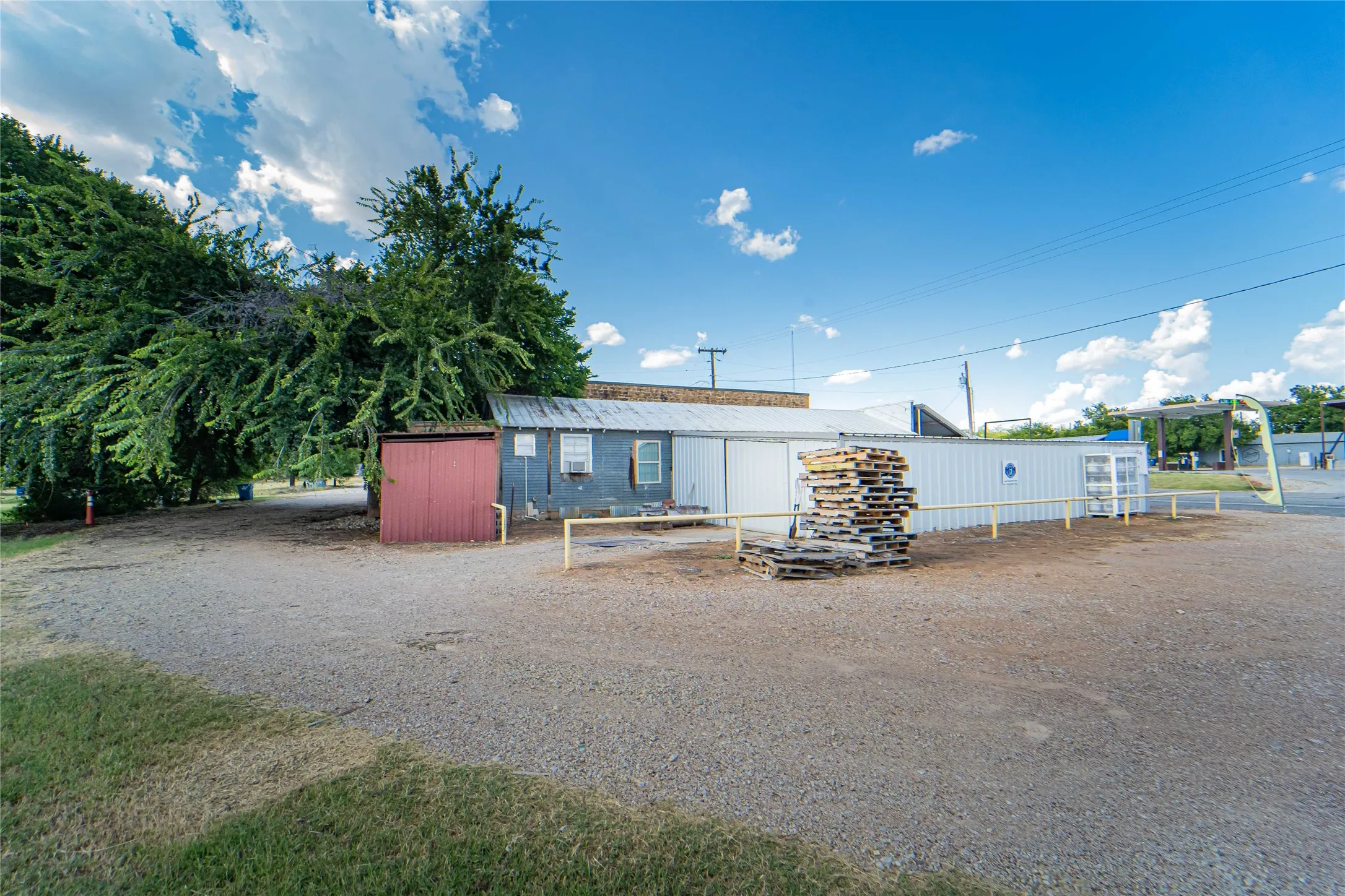 Business For Sale in Throckmorton County , 105 S US Highway 183, Woodson, Texas 76491, 0, 0, Garage spaces, 0 Sqft, built in 0, Price $110,000, mls#21308618, Real Estate Agent in Woodson, Homes For Sale in Throckmorton county, Homes For Sale in Woodson, Realtor in Woodson Texas, Real Estate Brokerage Independent Realty Texas, Luminita Cordes Realtor