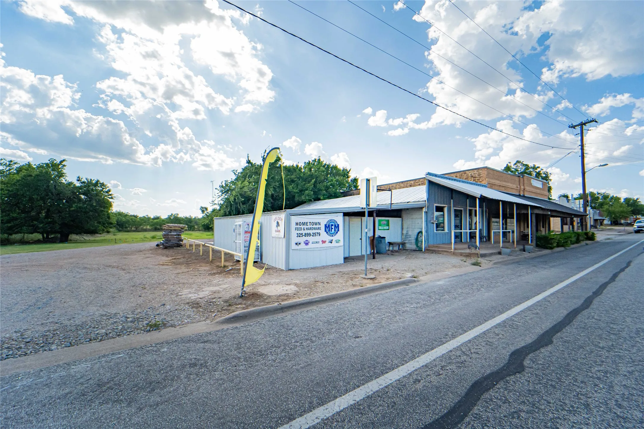 Business For Sale in Throckmorton County , 105 S US Highway 183, Woodson, Texas 76491, 0, 0, Garage spaces, 0 Sqft, built in 0, Price $110,000, mls#21308618, Real Estate Agent in Woodson, Homes For Sale in Throckmorton county, Homes For Sale in Woodson, Realtor in Woodson Texas, Real Estate Brokerage Independent Realty Texas, Luminita Cordes Realtor