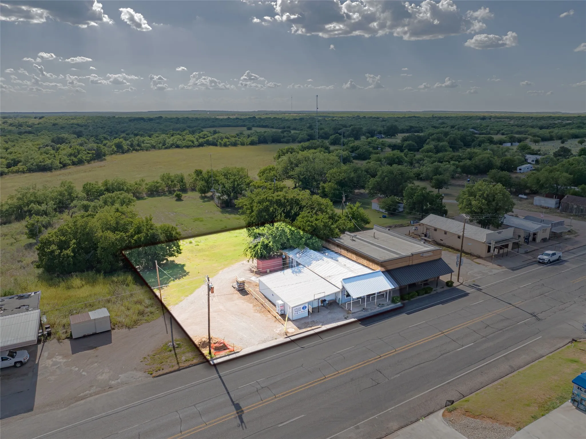 Business For Sale in Throckmorton County , 105 S US Highway 183, Woodson, Texas 76491, 0, 0, Garage spaces, 0 Sqft, built in 0, Price $110,000, mls#21308618, Real Estate Agent in Woodson, Homes For Sale in Throckmorton county, Homes For Sale in Woodson, Realtor in Woodson Texas, Real Estate Brokerage Independent Realty Texas, Luminita Cordes Realtor