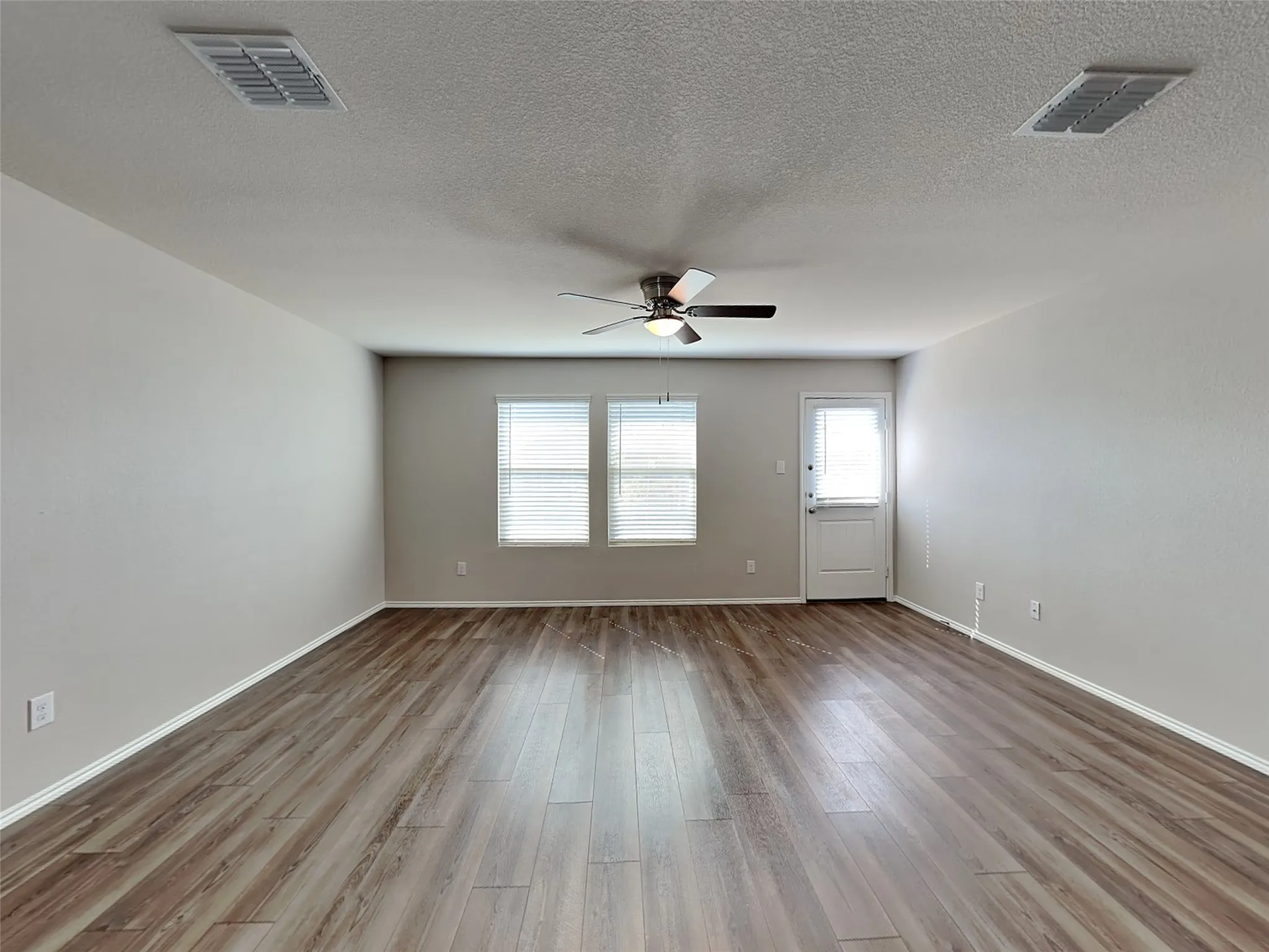 Single Family Residence For Sale in Tarrant County , 305 Anvil Drive, Fort Worth, Texas 76052, 3 Bedroom, 2 Bathroom, 2 Garage spaces, 1,640 Sqft, built in 2020, mls#21327895, Real Estate Agent in Fort Worth, Homes For Sale in Tarrant county, Homes For Sale in Fort Worth, Realtor in Fort Worth Texas, Real Estate Brokerage Independent Realty Texas, Luminita Cordes Realtor