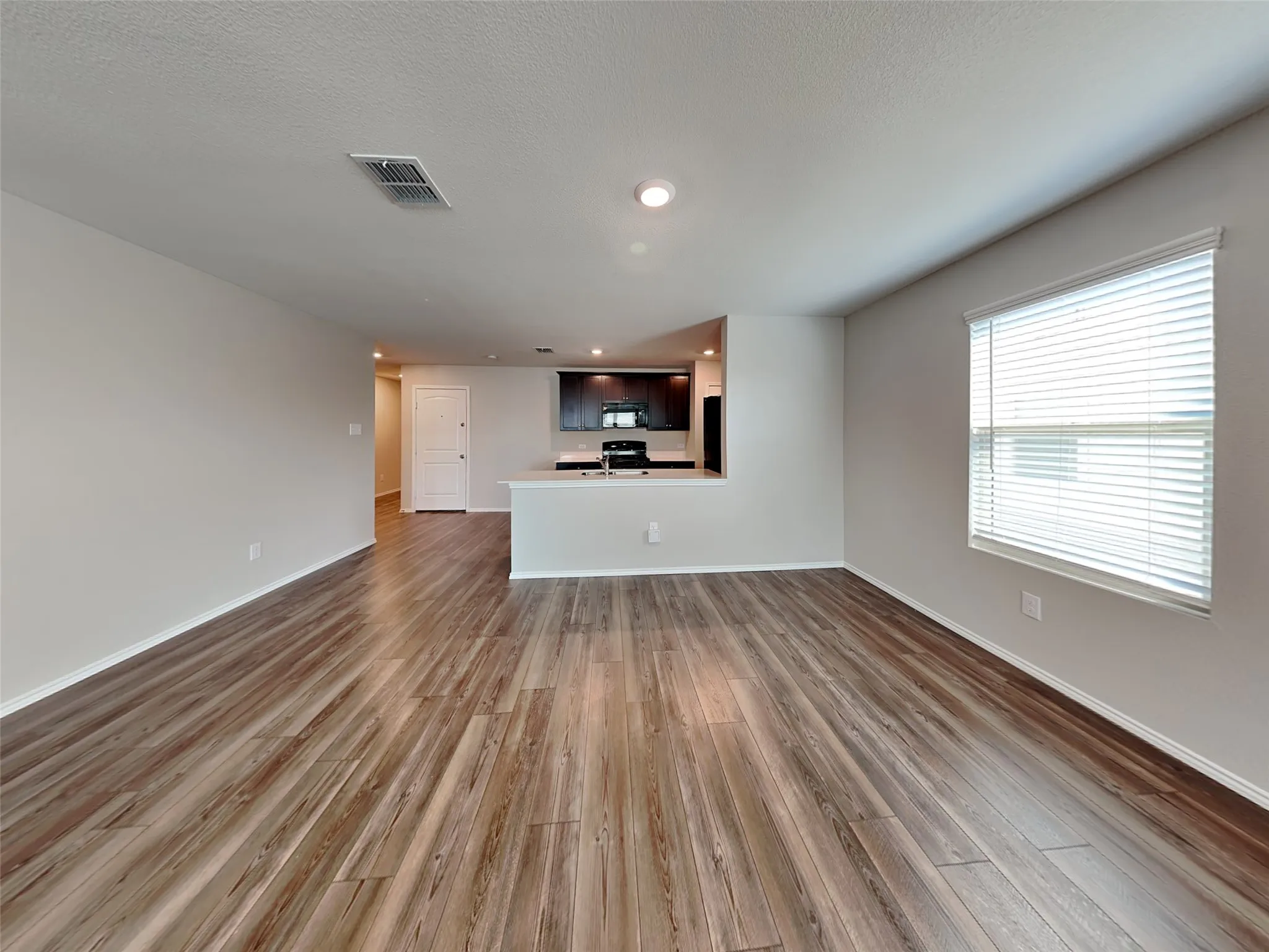 Single Family Residence For Sale in Tarrant County , 305 Anvil Drive, Fort Worth, Texas 76052, 3 Bedroom, 2 Bathroom, 2 Garage spaces, 1,640 Sqft, built in 2020, mls#21327895, Real Estate Agent in Fort Worth, Homes For Sale in Tarrant county, Homes For Sale in Fort Worth, Realtor in Fort Worth Texas, Real Estate Brokerage Independent Realty Texas, Luminita Cordes Realtor