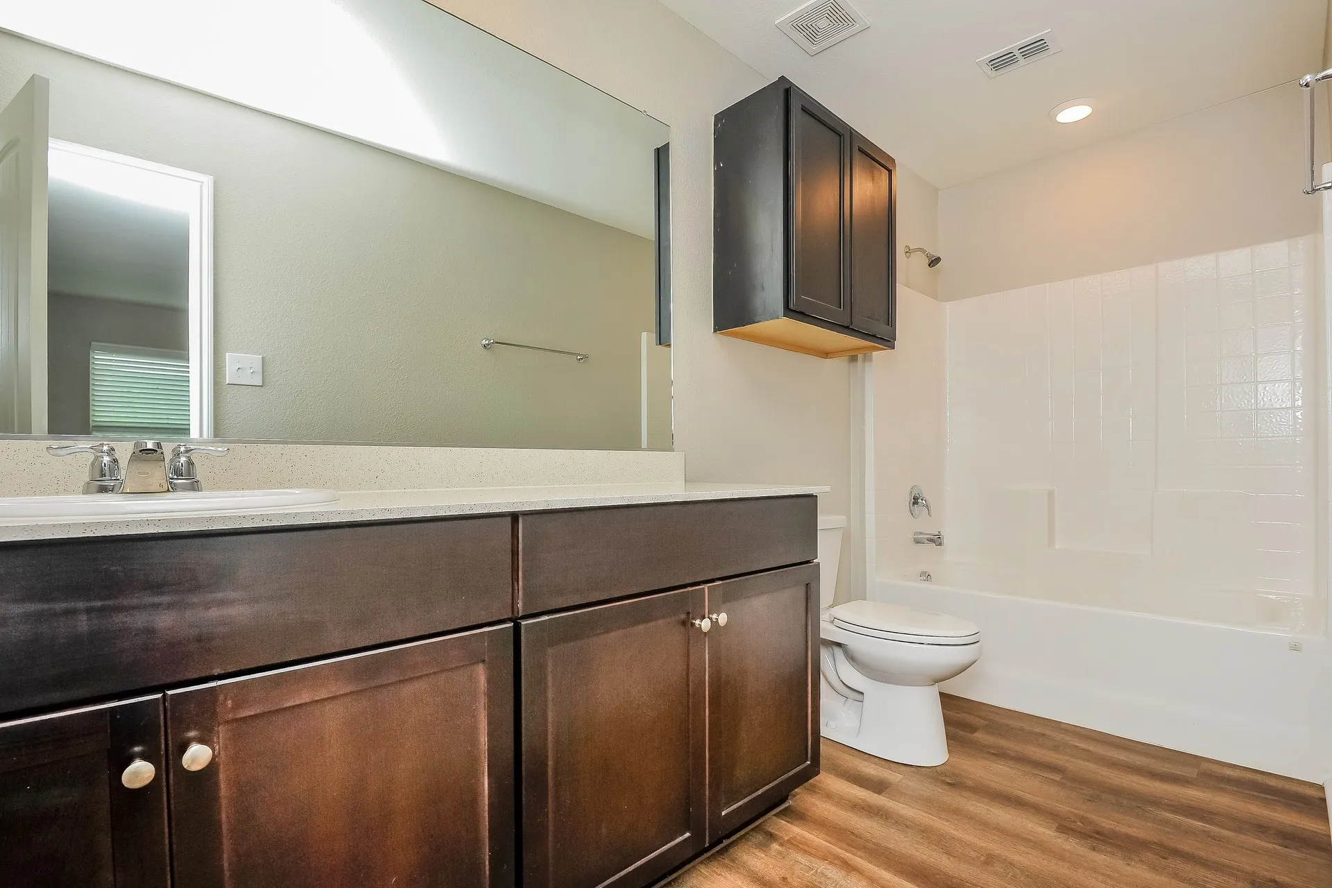 Single Family Residence For Sale in Tarrant County , 305 Anvil Drive, Fort Worth, Texas 76052, 3 Bedroom, 2 Bathroom, 2 Garage spaces, 1,640 Sqft, built in 2020, mls#21327895, Real Estate Agent in Fort Worth, Homes For Sale in Tarrant county, Homes For Sale in Fort Worth, Realtor in Fort Worth Texas, Real Estate Brokerage Independent Realty Texas, Luminita Cordes Realtor