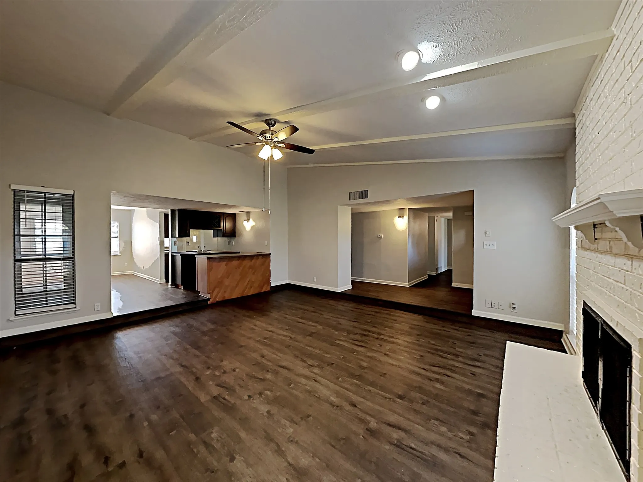 Single Family Residence For Sale in Denton County , 3522 Whitney Drive, Carrollton, Texas 75007, 3 Bedroom, 2 Bathroom, 2 Garage spaces, 1,900 Sqft, built in 2014, mls#21327927, Real Estate Agent in Carrollton, Homes For Sale in Denton county, Homes For Sale in Carrollton, Realtor in Carrollton Texas, Real Estate Brokerage Independent Realty Texas, Luminita Cordes Realtor