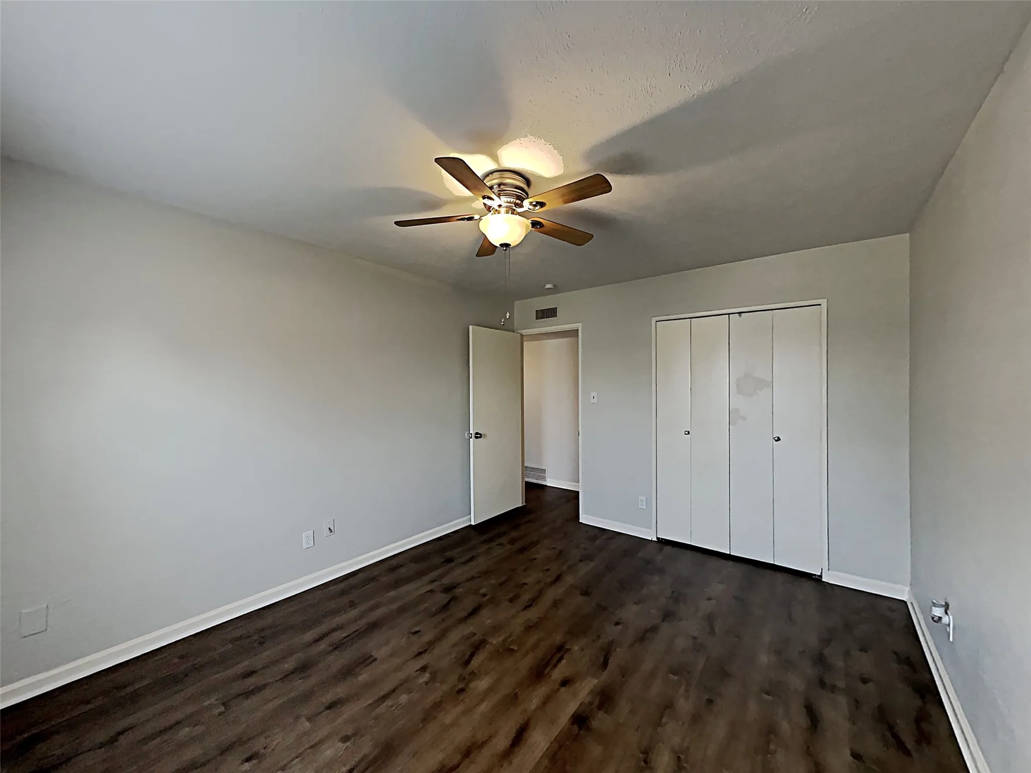 Single Family Residence For Sale in Denton County , 3522 Whitney Drive, Carrollton, Texas 75007, 3 Bedroom, 2 Bathroom, 2 Garage spaces, 1,900 Sqft, built in 2014, mls#21327927, Real Estate Agent in Carrollton, Homes For Sale in Denton county, Homes For Sale in Carrollton, Realtor in Carrollton Texas, Real Estate Brokerage Independent Realty Texas, Luminita Cordes Realtor