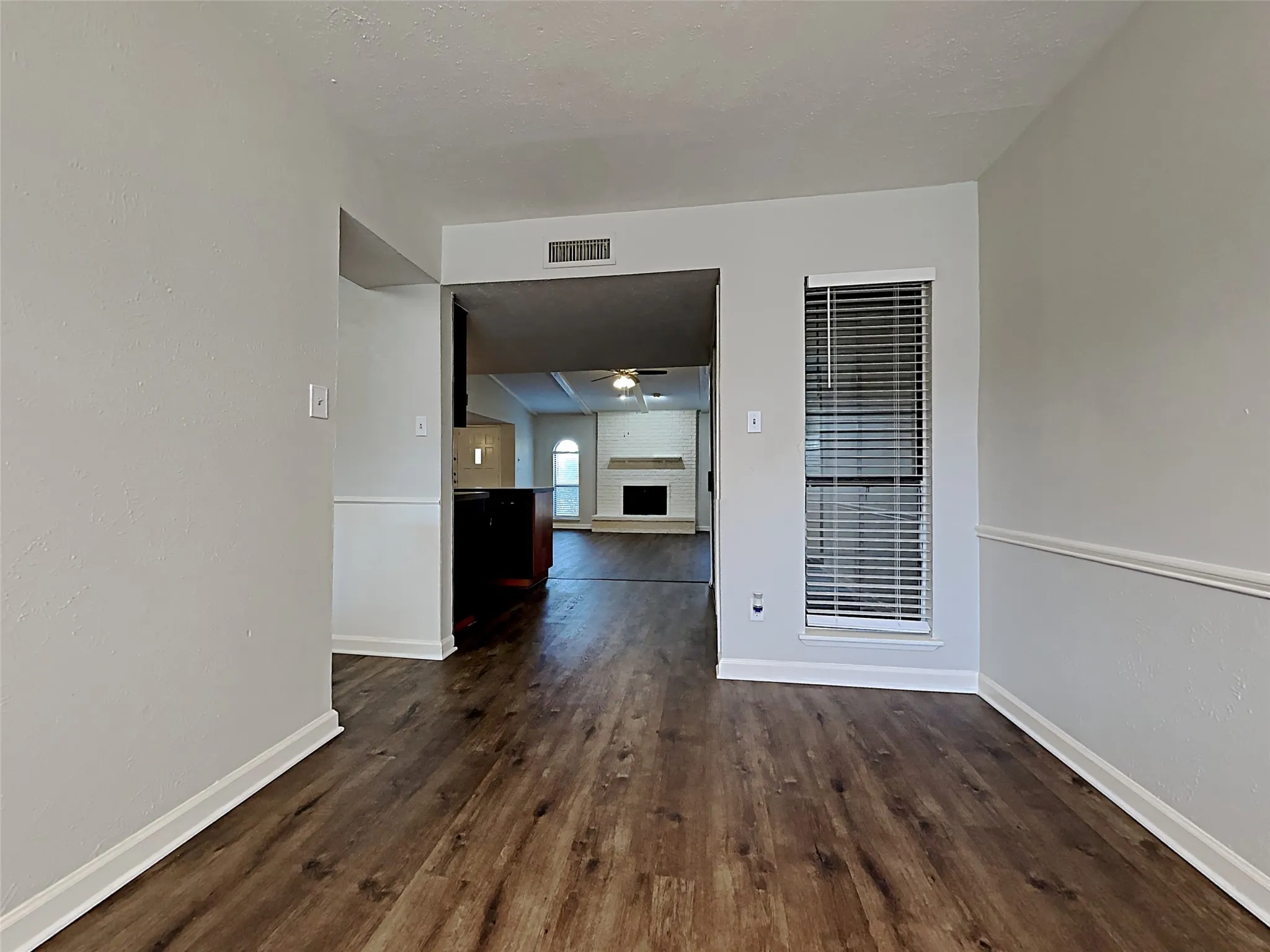 Single Family Residence For Sale in Denton County , 3522 Whitney Drive, Carrollton, Texas 75007, 3 Bedroom, 2 Bathroom, 2 Garage spaces, 1,900 Sqft, built in 2014, mls#21327927, Real Estate Agent in Carrollton, Homes For Sale in Denton county, Homes For Sale in Carrollton, Realtor in Carrollton Texas, Real Estate Brokerage Independent Realty Texas, Luminita Cordes Realtor
