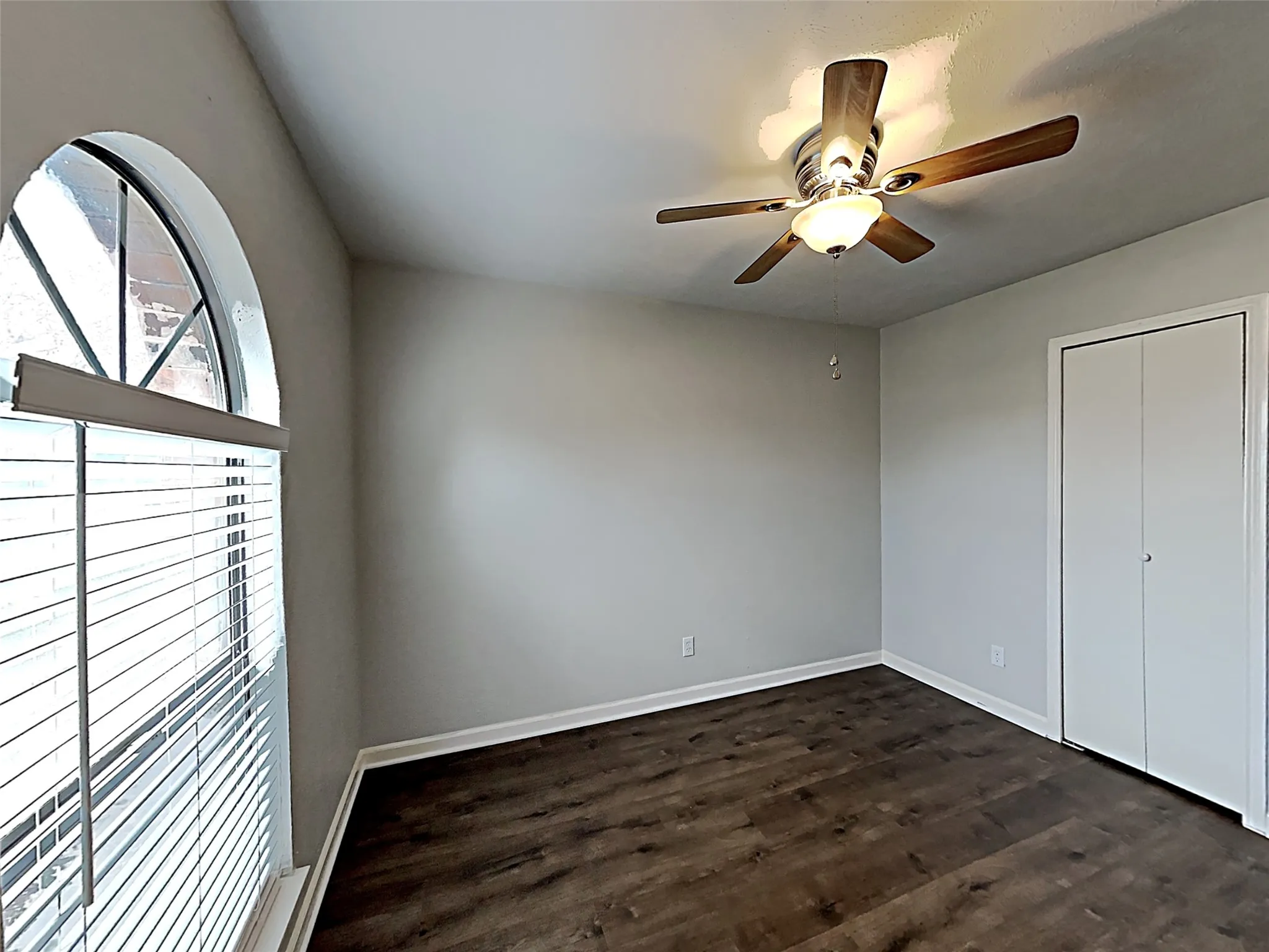 Single Family Residence For Sale in Denton County , 3522 Whitney Drive, Carrollton, Texas 75007, 3 Bedroom, 2 Bathroom, 2 Garage spaces, 1,900 Sqft, built in 2014, mls#21327927, Real Estate Agent in Carrollton, Homes For Sale in Denton county, Homes For Sale in Carrollton, Realtor in Carrollton Texas, Real Estate Brokerage Independent Realty Texas, Luminita Cordes Realtor