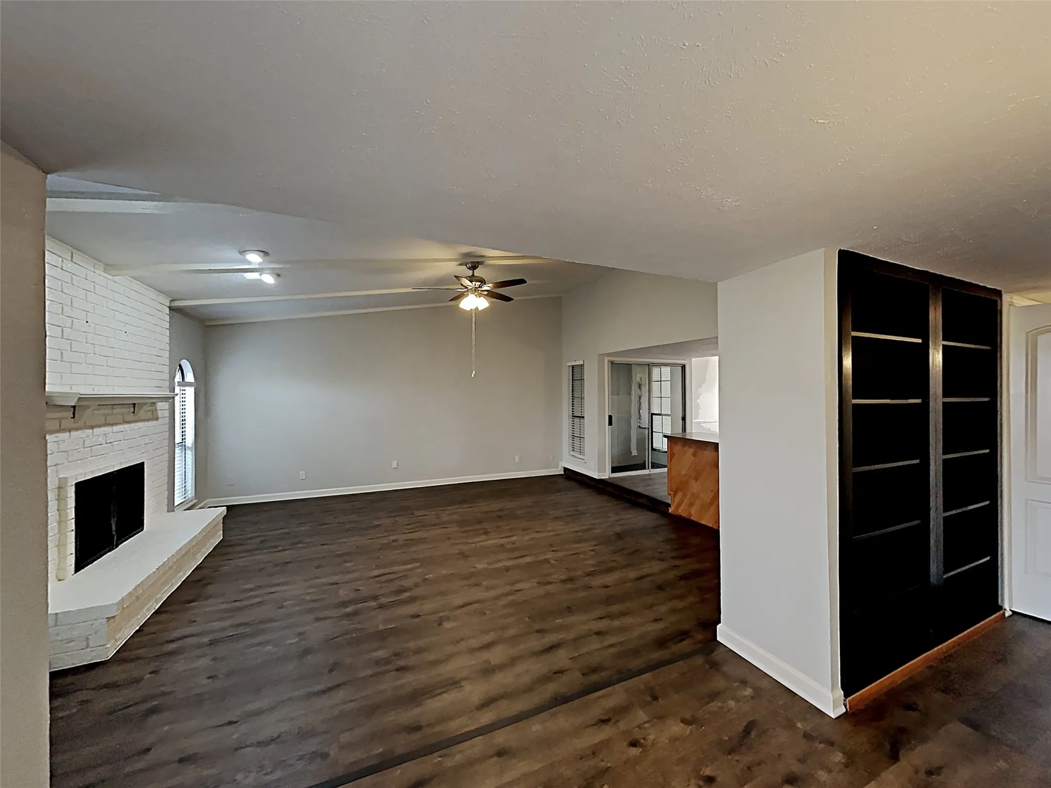 Single Family Residence For Sale in Denton County , 3522 Whitney Drive, Carrollton, Texas 75007, 3 Bedroom, 2 Bathroom, 2 Garage spaces, 1,900 Sqft, built in 2014, mls#21327927, Real Estate Agent in Carrollton, Homes For Sale in Denton county, Homes For Sale in Carrollton, Realtor in Carrollton Texas, Real Estate Brokerage Independent Realty Texas, Luminita Cordes Realtor