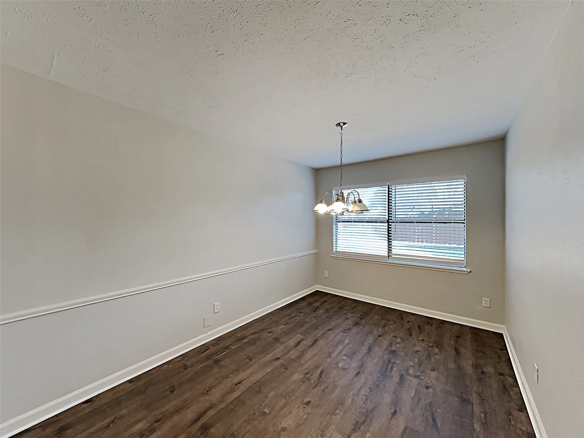 Single Family Residence For Sale in Denton County , 3522 Whitney Drive, Carrollton, Texas 75007, 3 Bedroom, 2 Bathroom, 2 Garage spaces, 1,900 Sqft, built in 2014, mls#21327927, Real Estate Agent in Carrollton, Homes For Sale in Denton county, Homes For Sale in Carrollton, Realtor in Carrollton Texas, Real Estate Brokerage Independent Realty Texas, Luminita Cordes Realtor