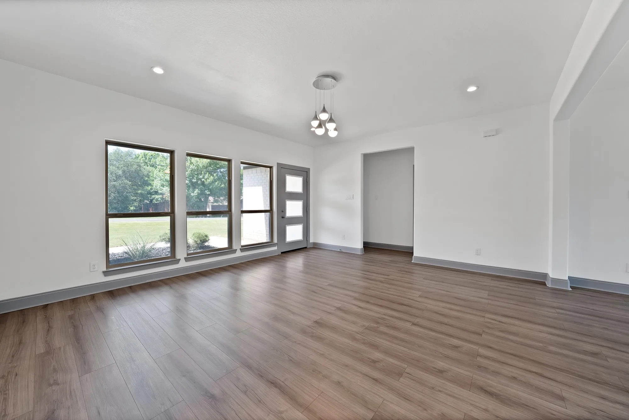 Single Family Residence For Sale in Dallas County , 925 Balkan Drive, Lancaster, Texas 75134, 3 Bedroom, 2 Bathroom, 2 Garage spaces, 1,947 Sqft, built in 2021, mls#21328449, Real Estate Agent in Lancaster, Homes For Sale in Dallas county, Homes For Sale in Lancaster, Realtor in Lancaster Texas, Real Estate Brokerage Independent Realty Texas, Luminita Cordes Realtor
