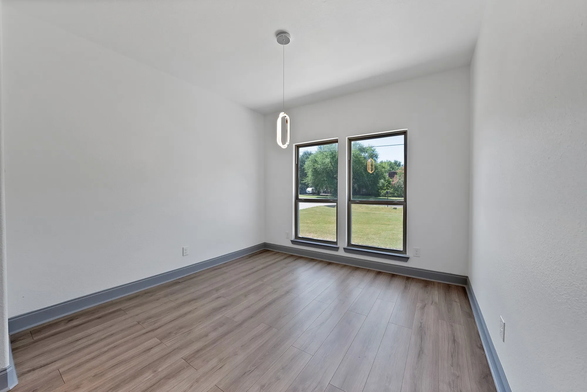 Single Family Residence For Sale in Dallas County , 925 Balkan Drive, Lancaster, Texas 75134, 3 Bedroom, 2 Bathroom, 2 Garage spaces, 1,947 Sqft, built in 2021, mls#21328449, Real Estate Agent in Lancaster, Homes For Sale in Dallas county, Homes For Sale in Lancaster, Realtor in Lancaster Texas, Real Estate Brokerage Independent Realty Texas, Luminita Cordes Realtor