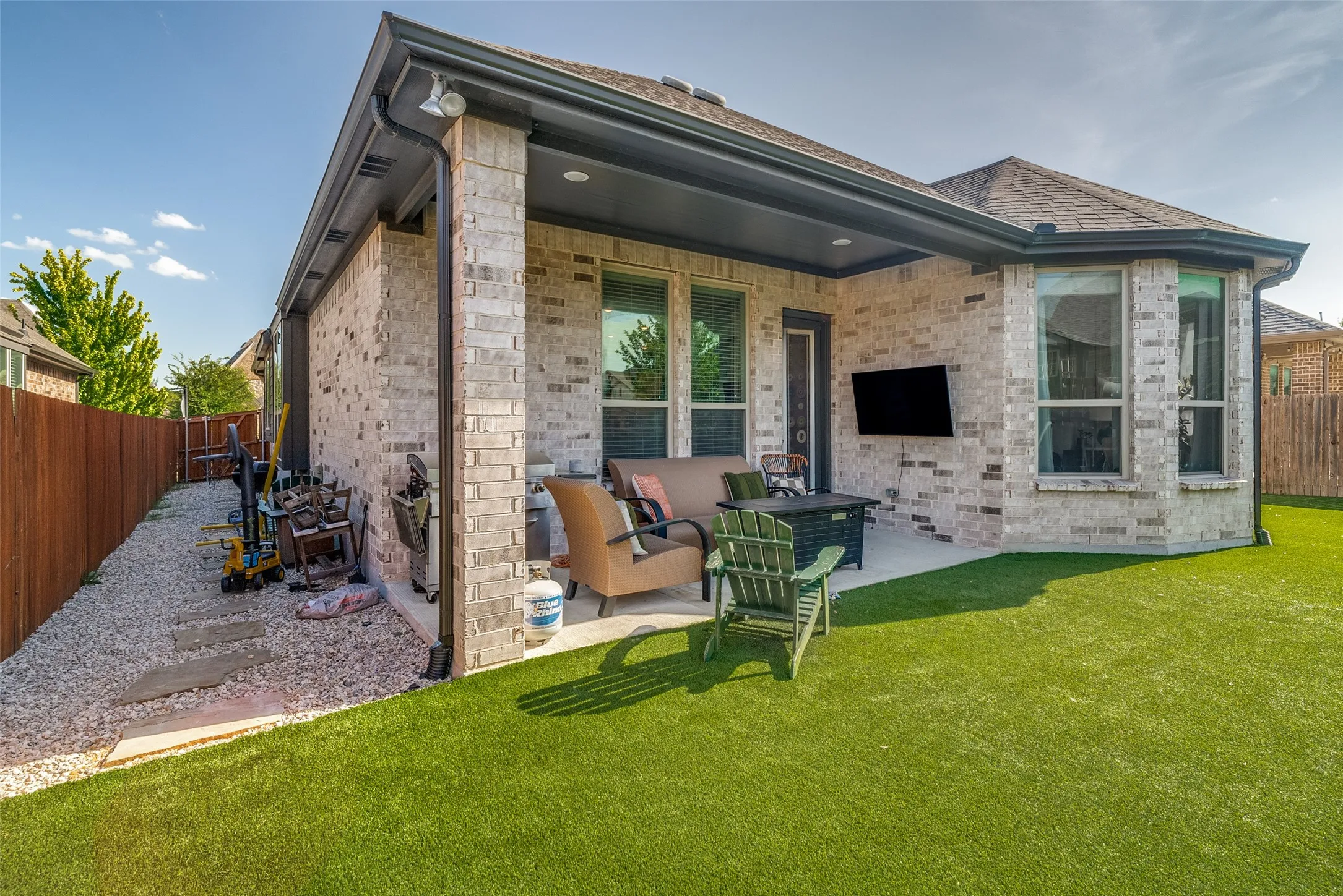 Covered patio featuring a ceiling fan and recessed lighting