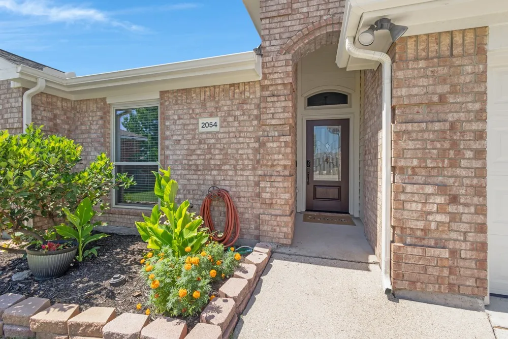 Single Family Residence For Sale in Denton County , 2054 Lake Pointe Drive, Little Elm, Texas 75068, 3 Bedroom, 2 Bathroom, 2 Garage spaces, 1,782 Sqft, built in 1999, mls#21328448, Real Estate Agent in Little Elm, Homes For Sale in Denton county, Homes For Sale in Little Elm, Realtor in Little Elm Texas, Real Estate Brokerage Independent Realty Texas, Luminita Cordes Realtor