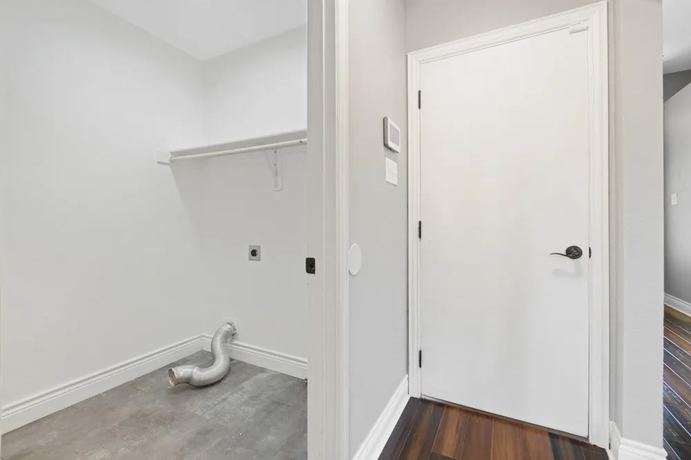 Single Family Residence For Sale in Denton County , 2054 Lake Pointe Drive, Little Elm, Texas 75068, 3 Bedroom, 2 Bathroom, 2 Garage spaces, 1,782 Sqft, built in 1999, mls#21328448, Real Estate Agent in Little Elm, Homes For Sale in Denton county, Homes For Sale in Little Elm, Realtor in Little Elm Texas, Real Estate Brokerage Independent Realty Texas, Luminita Cordes Realtor