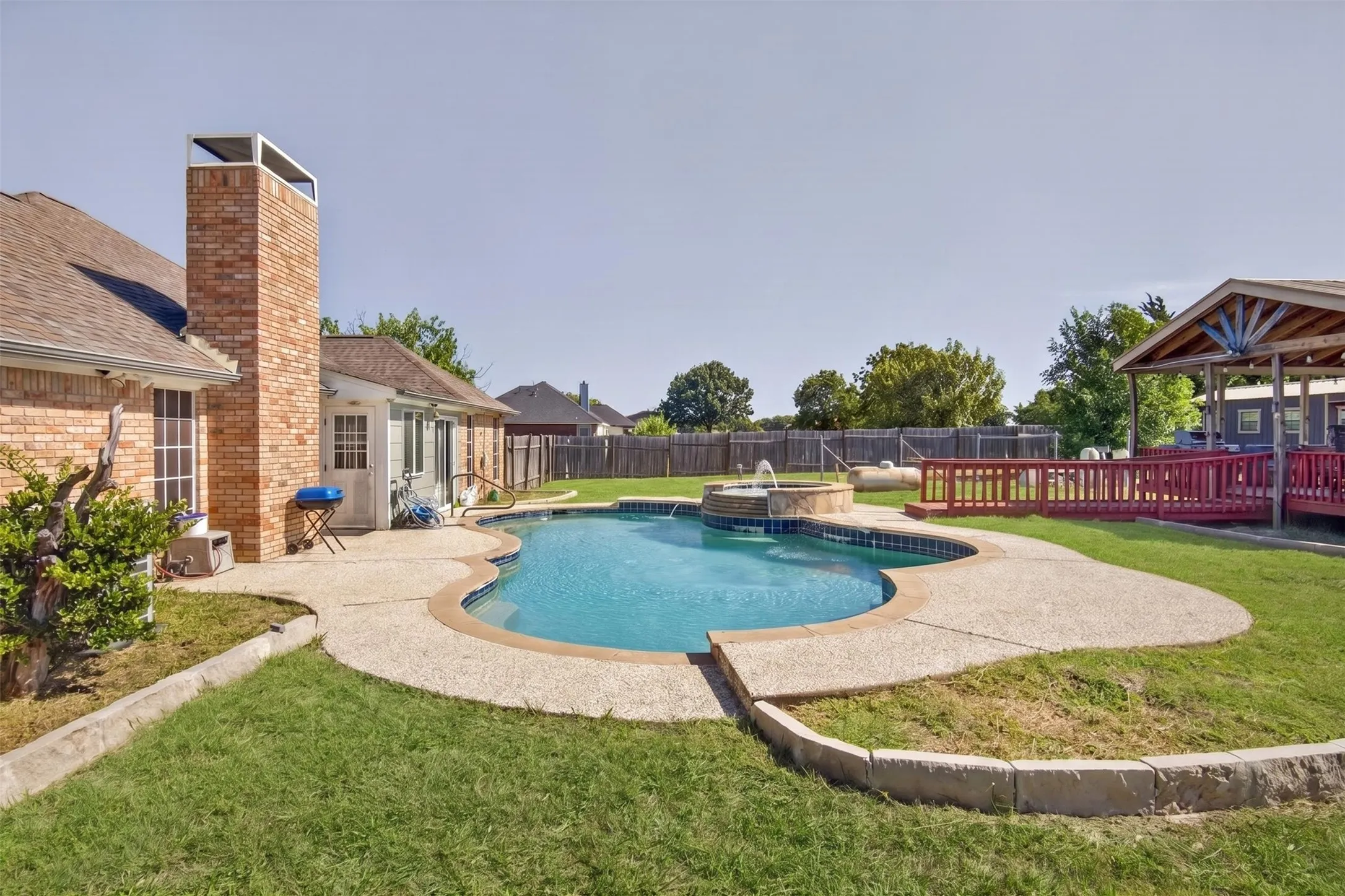 Single Family Residence For Sale in Ellis County , 7851 Mavis Avenue, Waxahachie, Texas 75167, 3 Bedroom, 2 Bathroom, 2 Garage spaces, 2,302 Sqft, built in 1997, mls#21328358, Real Estate Agent in Waxahachie, Homes For Sale in Ellis county, Homes For Sale in Waxahachie, Realtor in Waxahachie Texas, Real Estate Brokerage Independent Realty Texas, Luminita Cordes Realtor