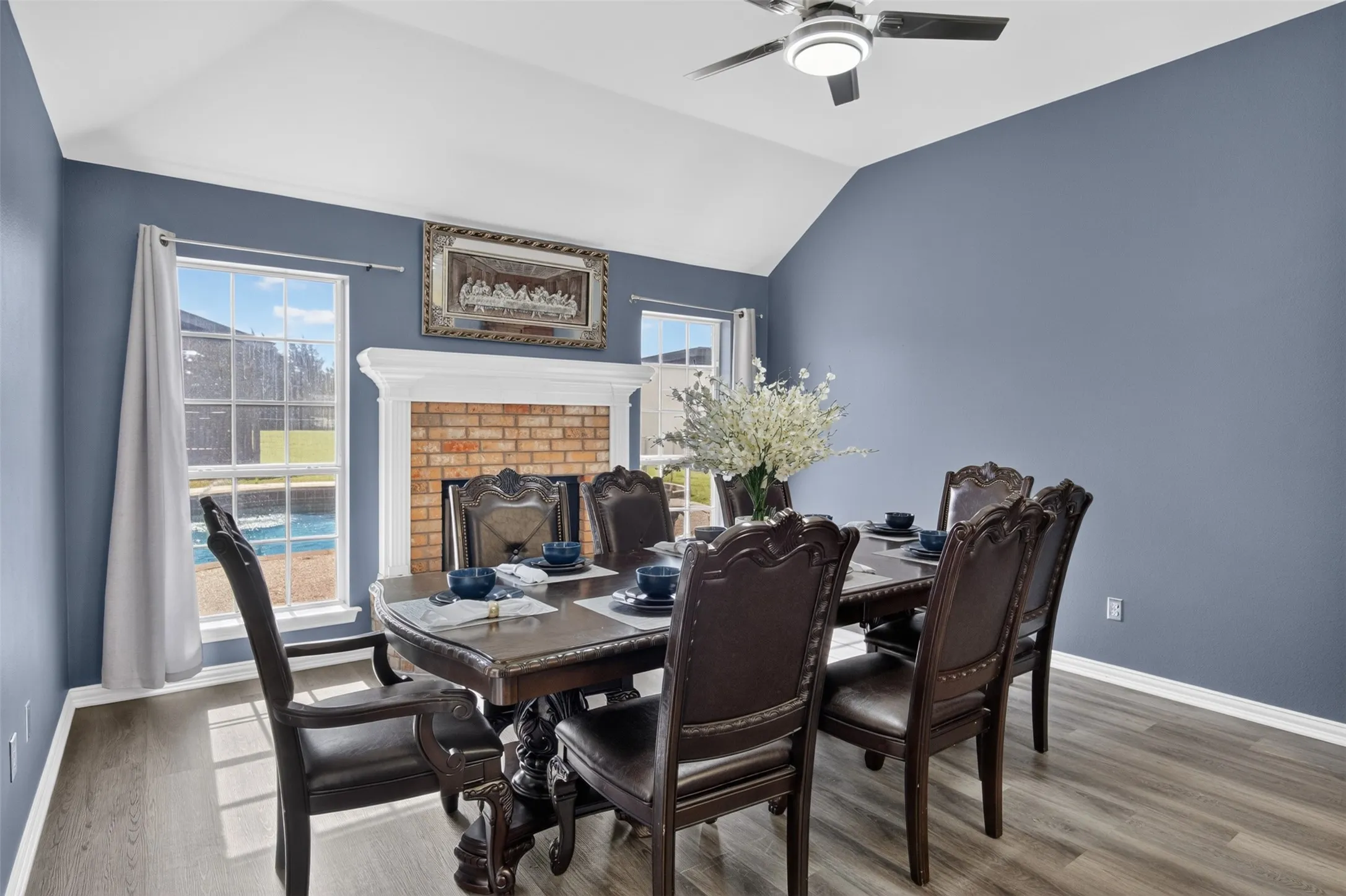 Single Family Residence For Sale in Ellis County , 7851 Mavis Avenue, Waxahachie, Texas 75167, 3 Bedroom, 2 Bathroom, 2 Garage spaces, 2,302 Sqft, built in 1997, mls#21328358, Real Estate Agent in Waxahachie, Homes For Sale in Ellis county, Homes For Sale in Waxahachie, Realtor in Waxahachie Texas, Real Estate Brokerage Independent Realty Texas, Luminita Cordes Realtor