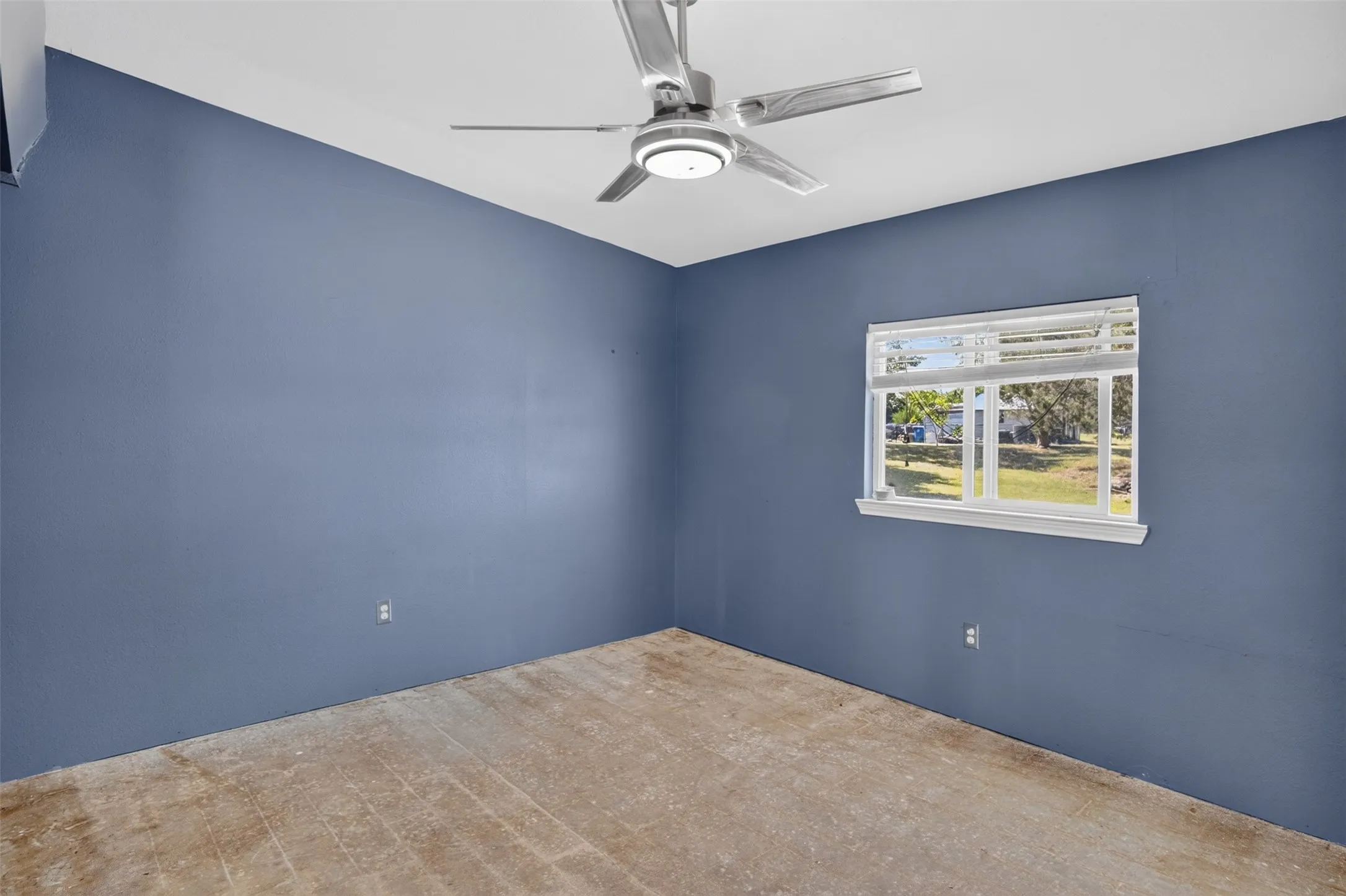 Single Family Residence For Sale in Ellis County , 7851 Mavis Avenue, Waxahachie, Texas 75167, 3 Bedroom, 2 Bathroom, 2 Garage spaces, 2,302 Sqft, built in 1997, mls#21328358, Real Estate Agent in Waxahachie, Homes For Sale in Ellis county, Homes For Sale in Waxahachie, Realtor in Waxahachie Texas, Real Estate Brokerage Independent Realty Texas, Luminita Cordes Realtor