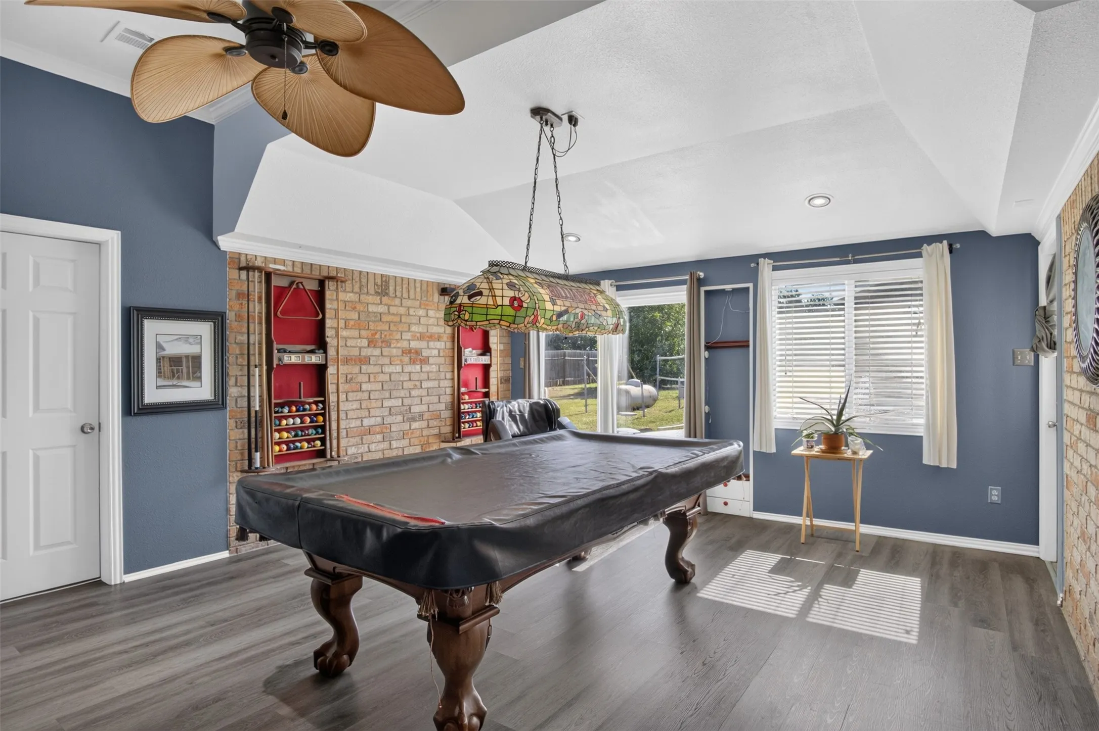 Single Family Residence For Sale in Ellis County , 7851 Mavis Avenue, Waxahachie, Texas 75167, 3 Bedroom, 2 Bathroom, 2 Garage spaces, 2,302 Sqft, built in 1997, mls#21328358, Real Estate Agent in Waxahachie, Homes For Sale in Ellis county, Homes For Sale in Waxahachie, Realtor in Waxahachie Texas, Real Estate Brokerage Independent Realty Texas, Luminita Cordes Realtor