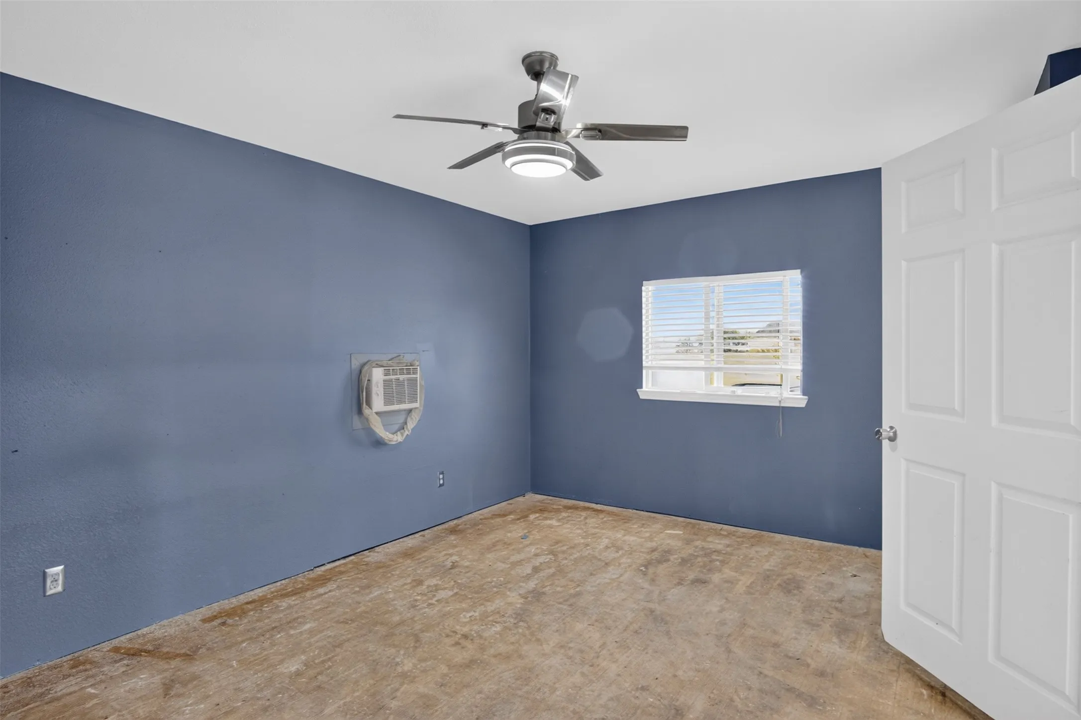 Single Family Residence For Sale in Ellis County , 7851 Mavis Avenue, Waxahachie, Texas 75167, 3 Bedroom, 2 Bathroom, 2 Garage spaces, 2,302 Sqft, built in 1997, mls#21328358, Real Estate Agent in Waxahachie, Homes For Sale in Ellis county, Homes For Sale in Waxahachie, Realtor in Waxahachie Texas, Real Estate Brokerage Independent Realty Texas, Luminita Cordes Realtor