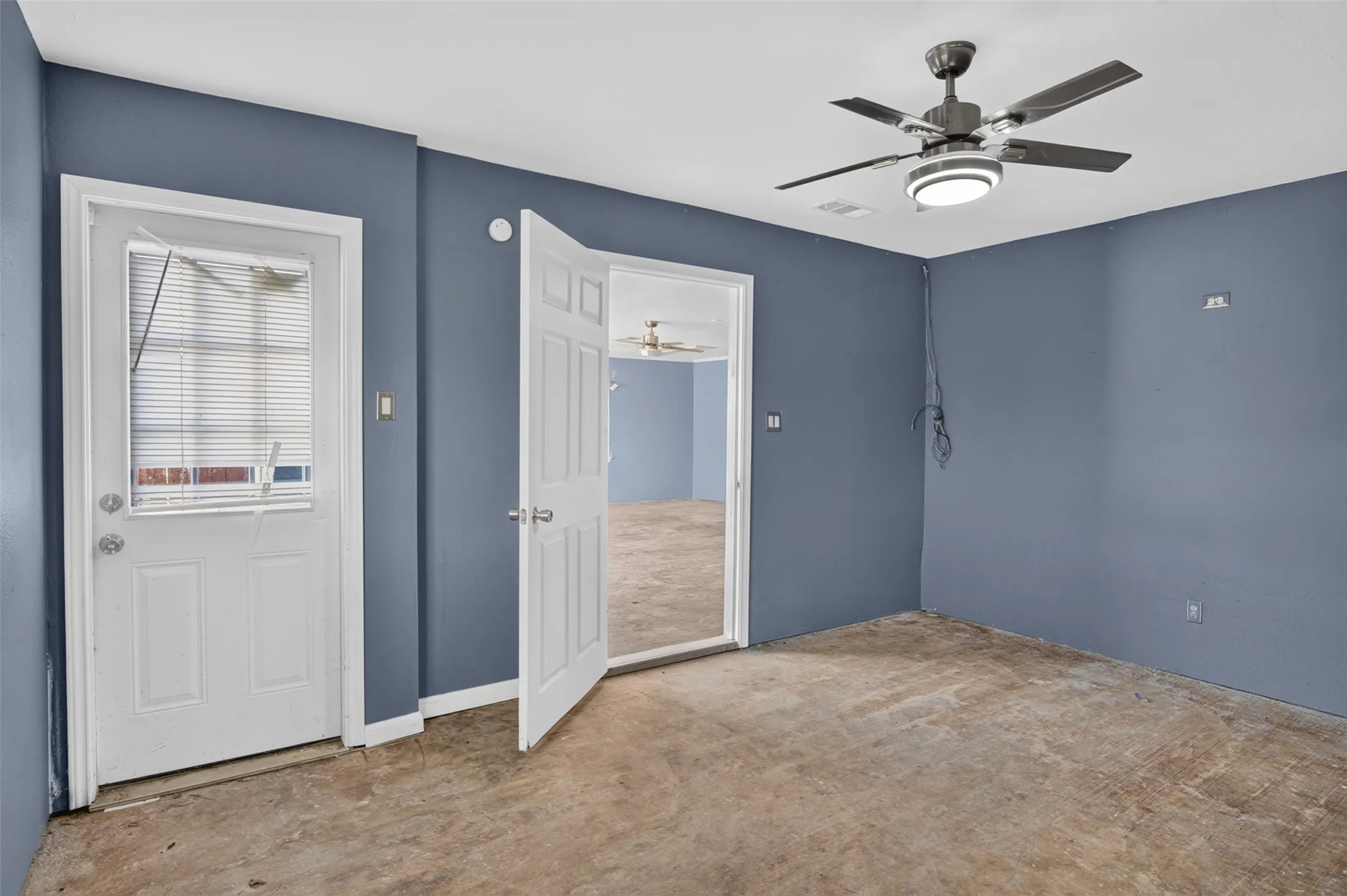Single Family Residence For Sale in Ellis County , 7851 Mavis Avenue, Waxahachie, Texas 75167, 3 Bedroom, 2 Bathroom, 2 Garage spaces, 2,302 Sqft, built in 1997, mls#21328358, Real Estate Agent in Waxahachie, Homes For Sale in Ellis county, Homes For Sale in Waxahachie, Realtor in Waxahachie Texas, Real Estate Brokerage Independent Realty Texas, Luminita Cordes Realtor