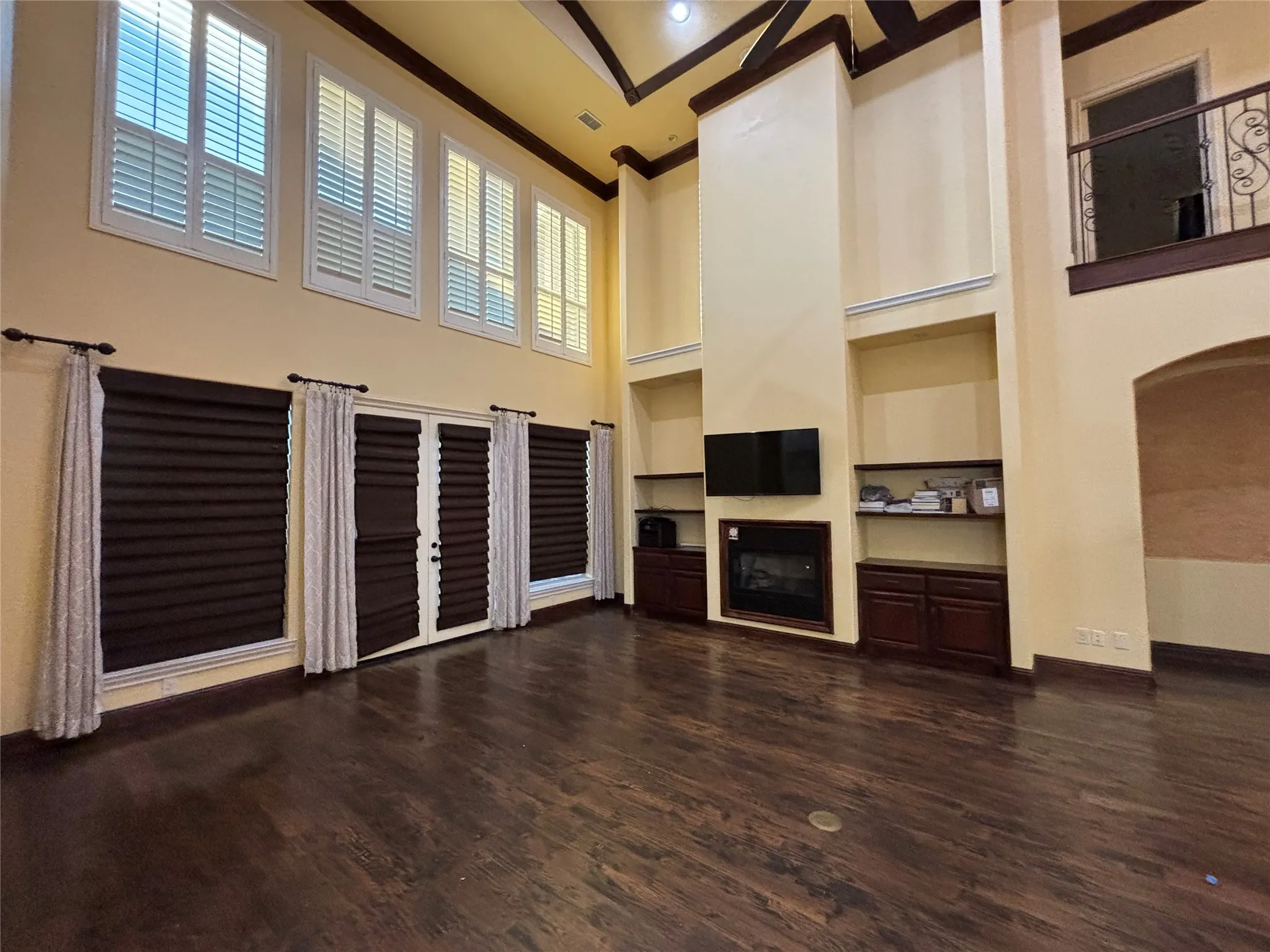 Single Family Residence For Sale in Dallas County , 2807 Borama Drive, Irving, Texas 75062, 6 Bedroom, 5 Bathroom, 2 Garage spaces, 3,913 Sqft, built in 2013, mls#21328454, Real Estate Agent in Irving, Homes For Sale in Dallas county, Homes For Sale in Irving, Realtor in Irving Texas, Real Estate Brokerage Independent Realty Texas, Luminita Cordes Realtor