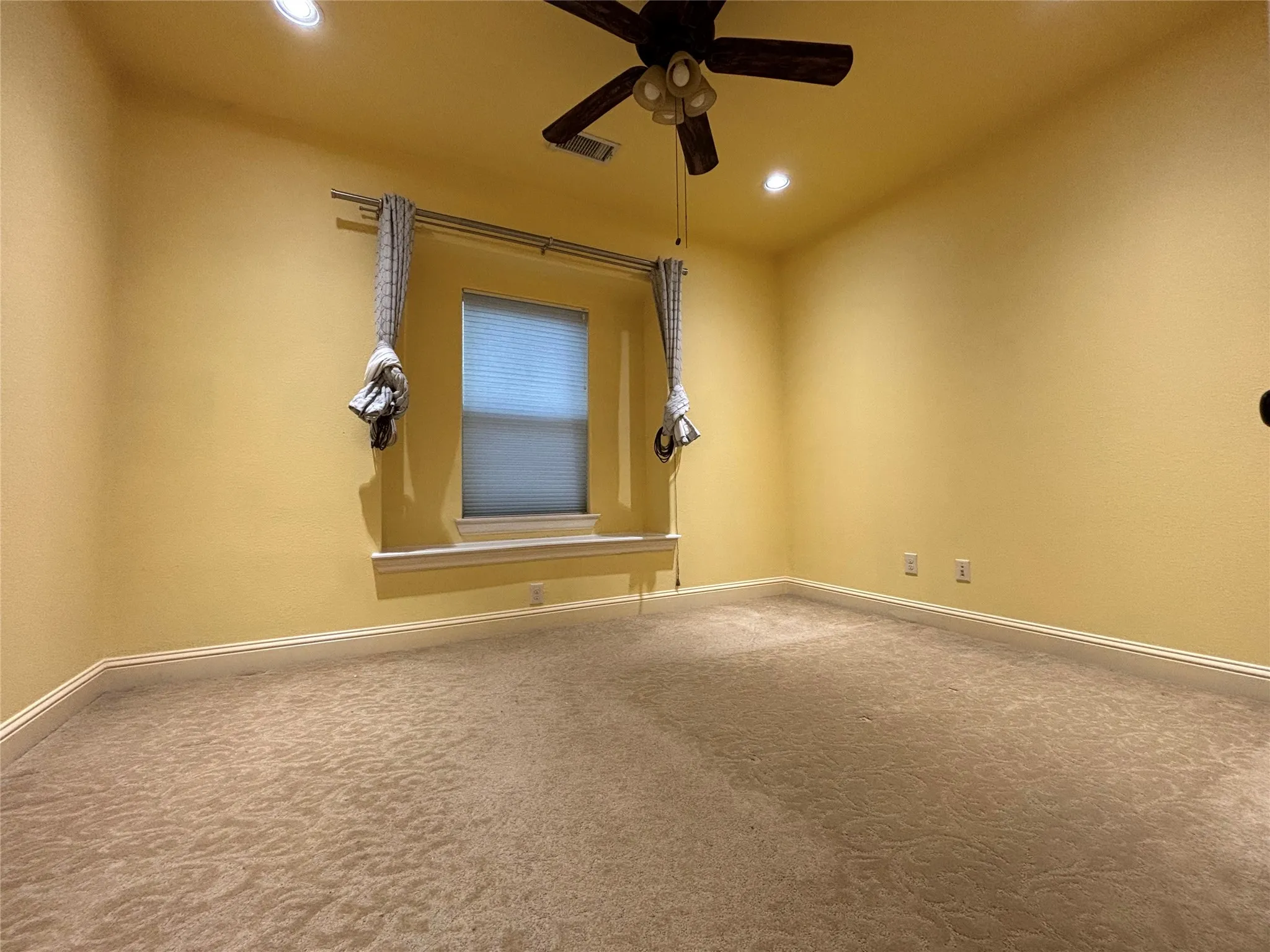 Single Family Residence For Sale in Dallas County , 2807 Borama Drive, Irving, Texas 75062, 6 Bedroom, 5 Bathroom, 2 Garage spaces, 3,913 Sqft, built in 2013, mls#21328454, Real Estate Agent in Irving, Homes For Sale in Dallas county, Homes For Sale in Irving, Realtor in Irving Texas, Real Estate Brokerage Independent Realty Texas, Luminita Cordes Realtor