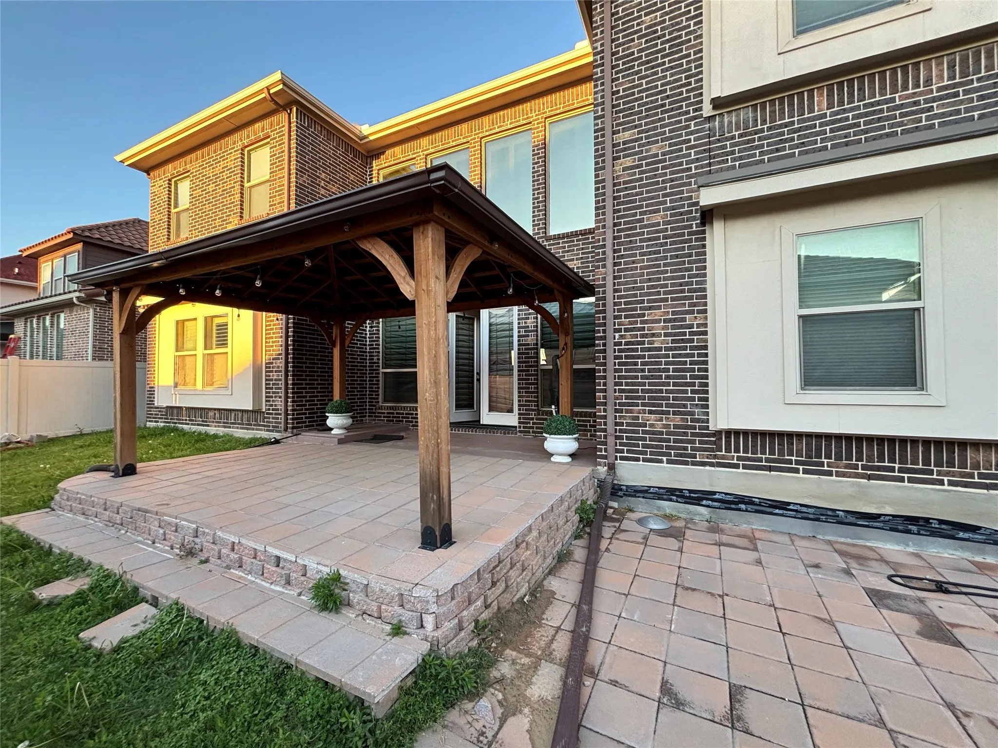 Single Family Residence For Sale in Dallas County , 2807 Borama Drive, Irving, Texas 75062, 6 Bedroom, 5 Bathroom, 2 Garage spaces, 3,913 Sqft, built in 2013, mls#21328454, Real Estate Agent in Irving, Homes For Sale in Dallas county, Homes For Sale in Irving, Realtor in Irving Texas, Real Estate Brokerage Independent Realty Texas, Luminita Cordes Realtor