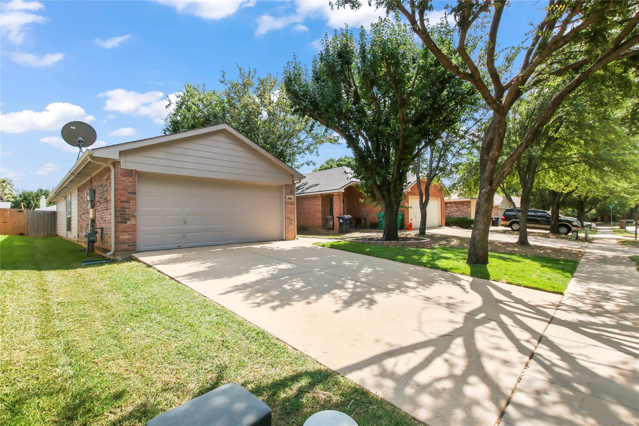 Single Family Residence For Sale in Denton County , 826 Savage Drive, Denton, Texas 76207, 3 Bedrooms, 2 Bathrooms, 2 Garage spaces, 1,248 Sqft, built in 2001, Price $257,500, mls#21328455, Real Estate Agent in Denton, Homes For Sale in Denton county, Homes For Sale in Denton, Realtor in Denton Texas, Real Estate Brokerage Independent Realty Texas, Luminita Cordes Realtor