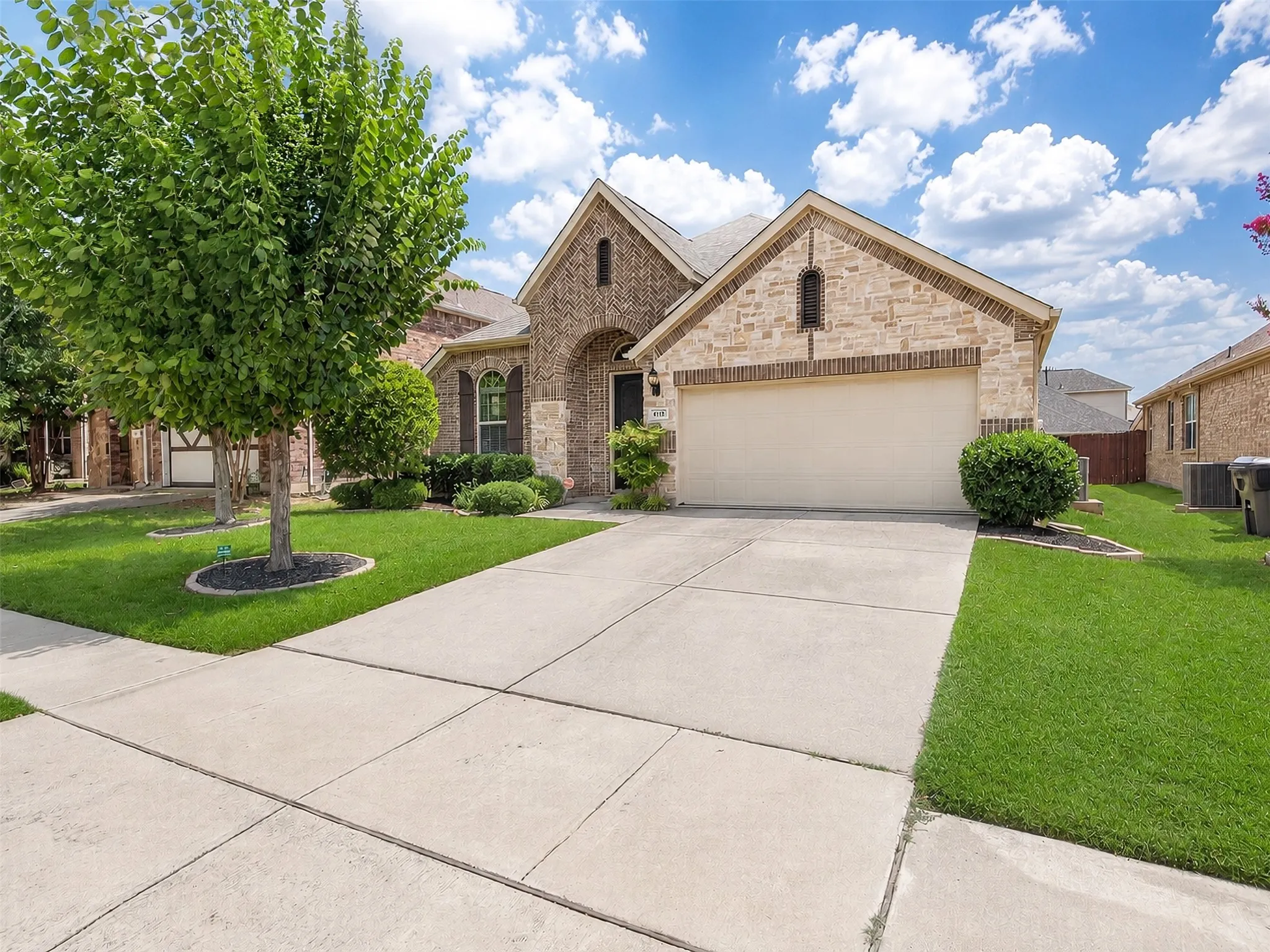 Single Family Residence For Sale in Collin County , 4713 Whitehall Court, Mc Kinney, Texas 75070, 3 Bedroom, 2 Bathroom, 2 Garage spaces, 2,071 Sqft, built in 2015, mls#21325926, Real Estate Agent in Mc Kinney, Homes For Sale in Collin county, Homes For Sale in Mc Kinney, Realtor in Mc Kinney Texas, Real Estate Brokerage Independent Realty Texas, Luminita Cordes Realtor