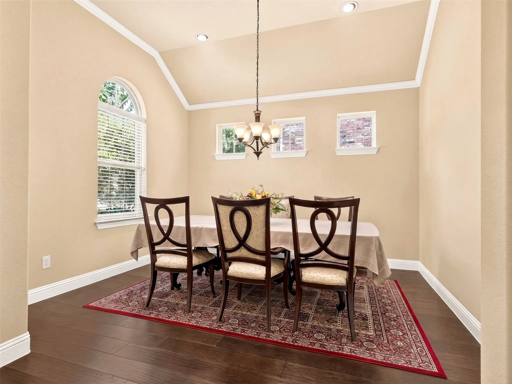Elegant Formal Dining
