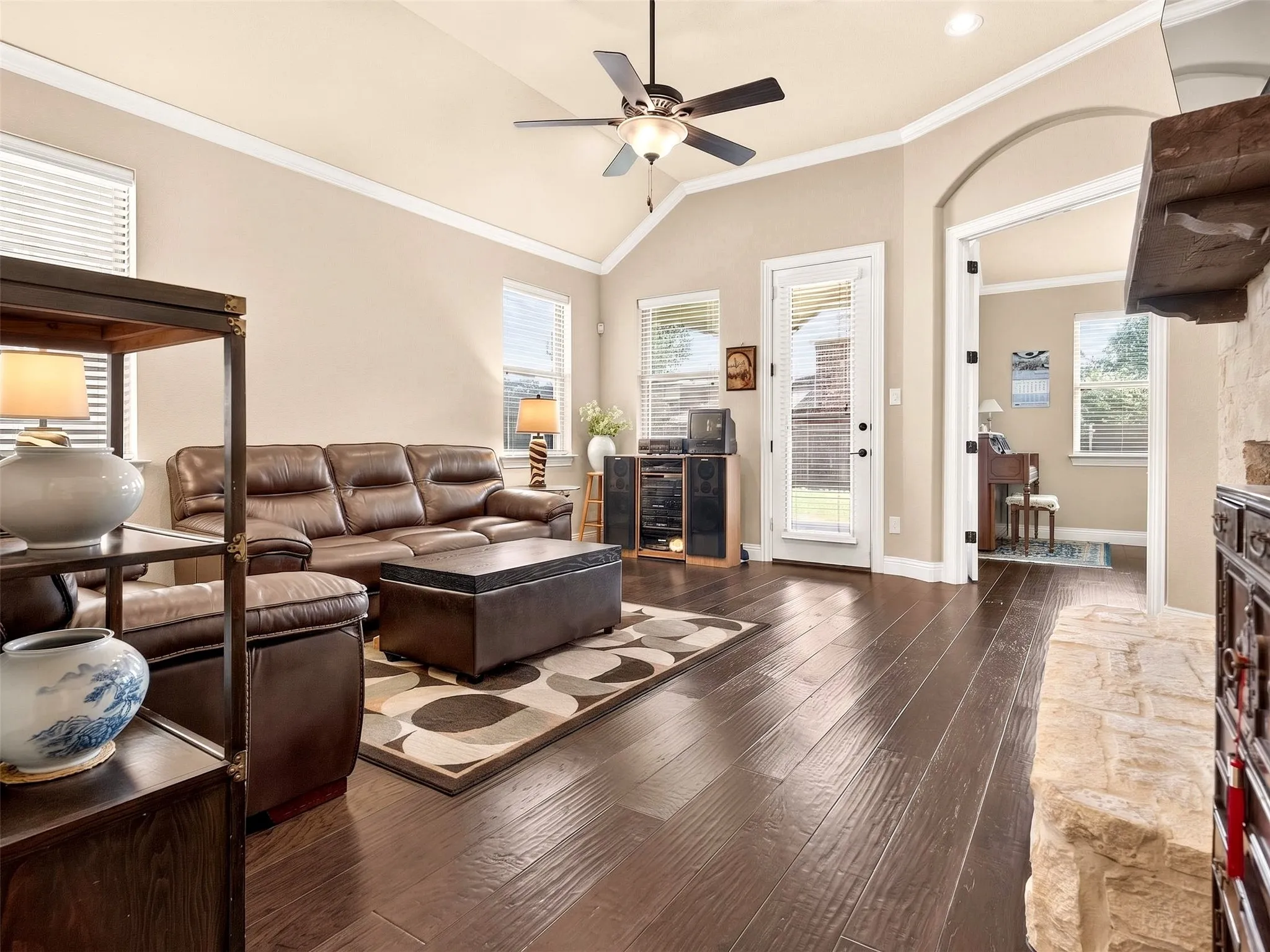 Light-Filled Living Space
