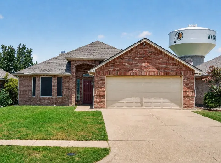 Single Family Residence For Sale in Ellis County , 103 Post Oak Drive, Waxahachie, Texas 75165, 3 Bedroom, 2 Bathroom, 2 Garage spaces, 1,650 Sqft, built in 2004, mls#21319591, Real Estate Agent in Waxahachie, Homes For Sale in Ellis county, Homes For Sale in Waxahachie, Realtor in Waxahachie Texas, Real Estate Brokerage Independent Realty Texas, Luminita Cordes Realtor