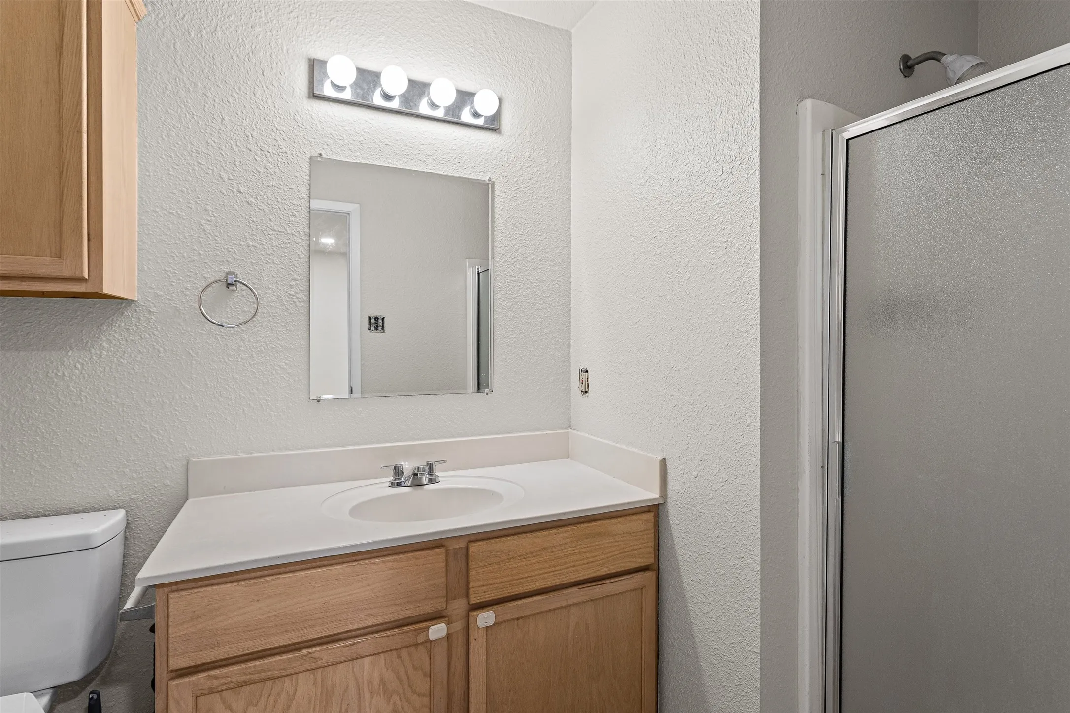 Duplex For Rent in Hood County , 2720 James Road, Granbury, Texas 76049, 2 Bedroom, 2 Bathroom, 2 Garage spaces, 1,760 Sqft, built in 1999, mls#21328466, Real Estate Agent in Granbury, Homes For Rent in Hood county, Homes For Rent in Granbury, Realtor in Granbury Texas, Real Estate Brokerage Independent Realty Texas, Luminita Cordes Realtor