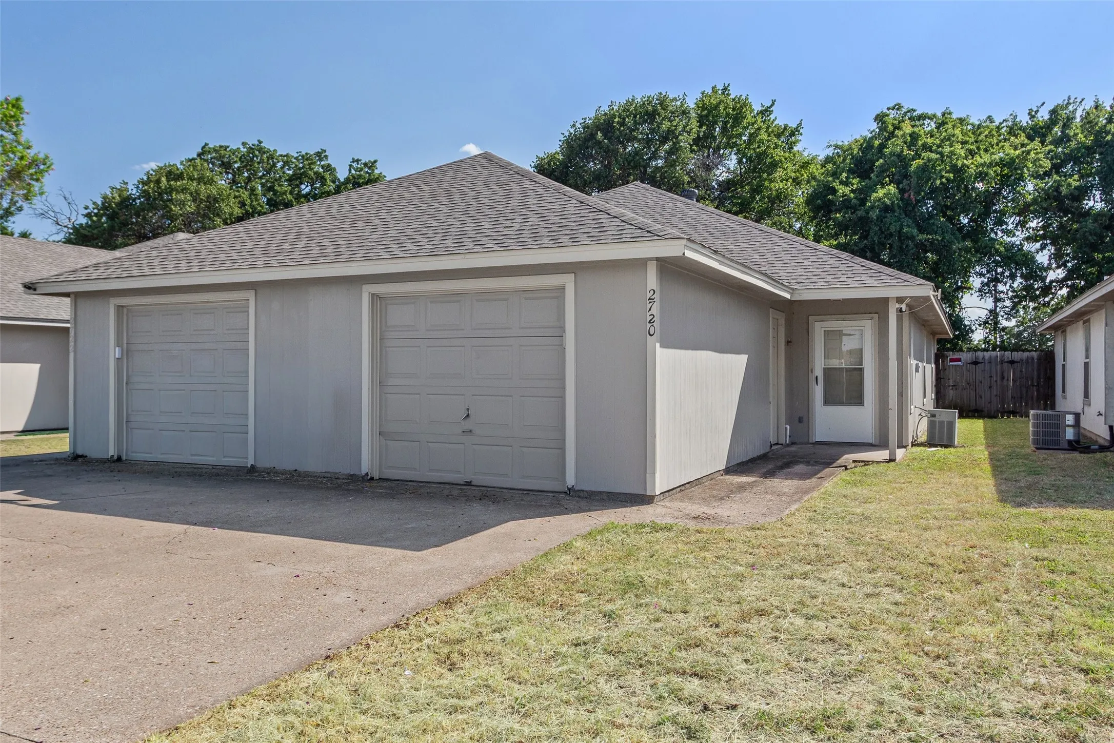 Duplex For Rent in Hood County , 2720 James Road, Granbury, Texas 76049, 2 Bedroom, 2 Bathroom, 2 Garage spaces, 1,760 Sqft, built in 1999, mls#21328466, Real Estate Agent in Granbury, Homes For Rent in Hood county, Homes For Rent in Granbury, Realtor in Granbury Texas, Real Estate Brokerage Independent Realty Texas, Luminita Cordes Realtor