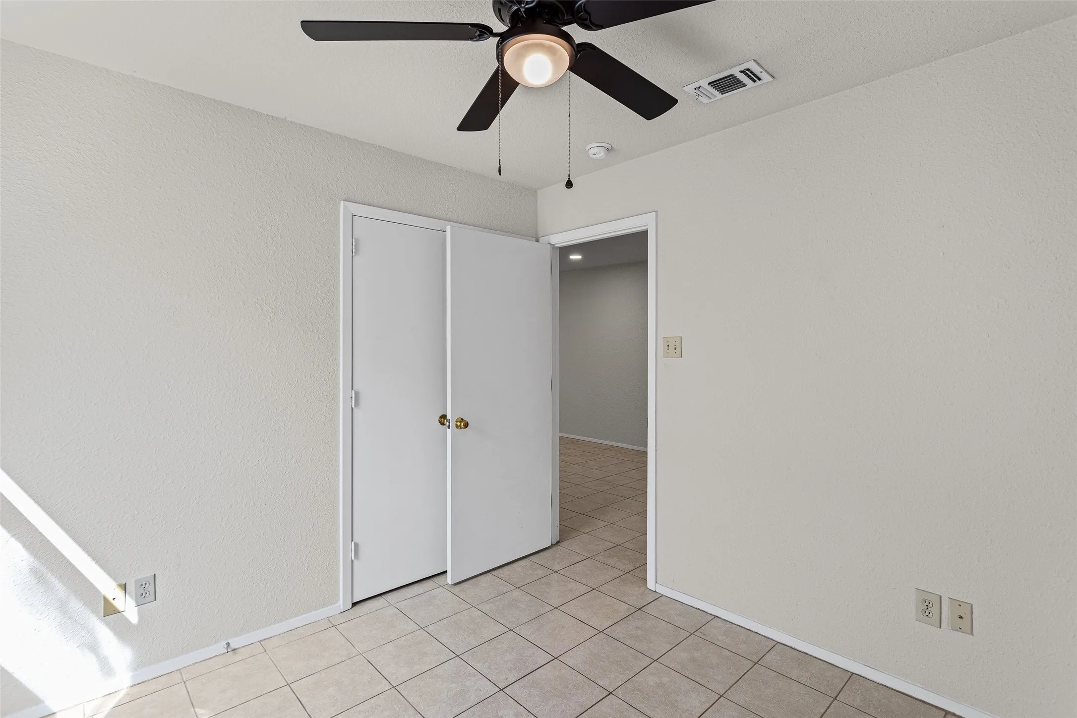 Duplex For Rent in Hood County , 2720 James Road, Granbury, Texas 76049, 2 Bedroom, 2 Bathroom, 2 Garage spaces, 1,760 Sqft, built in 1999, mls#21328466, Real Estate Agent in Granbury, Homes For Rent in Hood county, Homes For Rent in Granbury, Realtor in Granbury Texas, Real Estate Brokerage Independent Realty Texas, Luminita Cordes Realtor