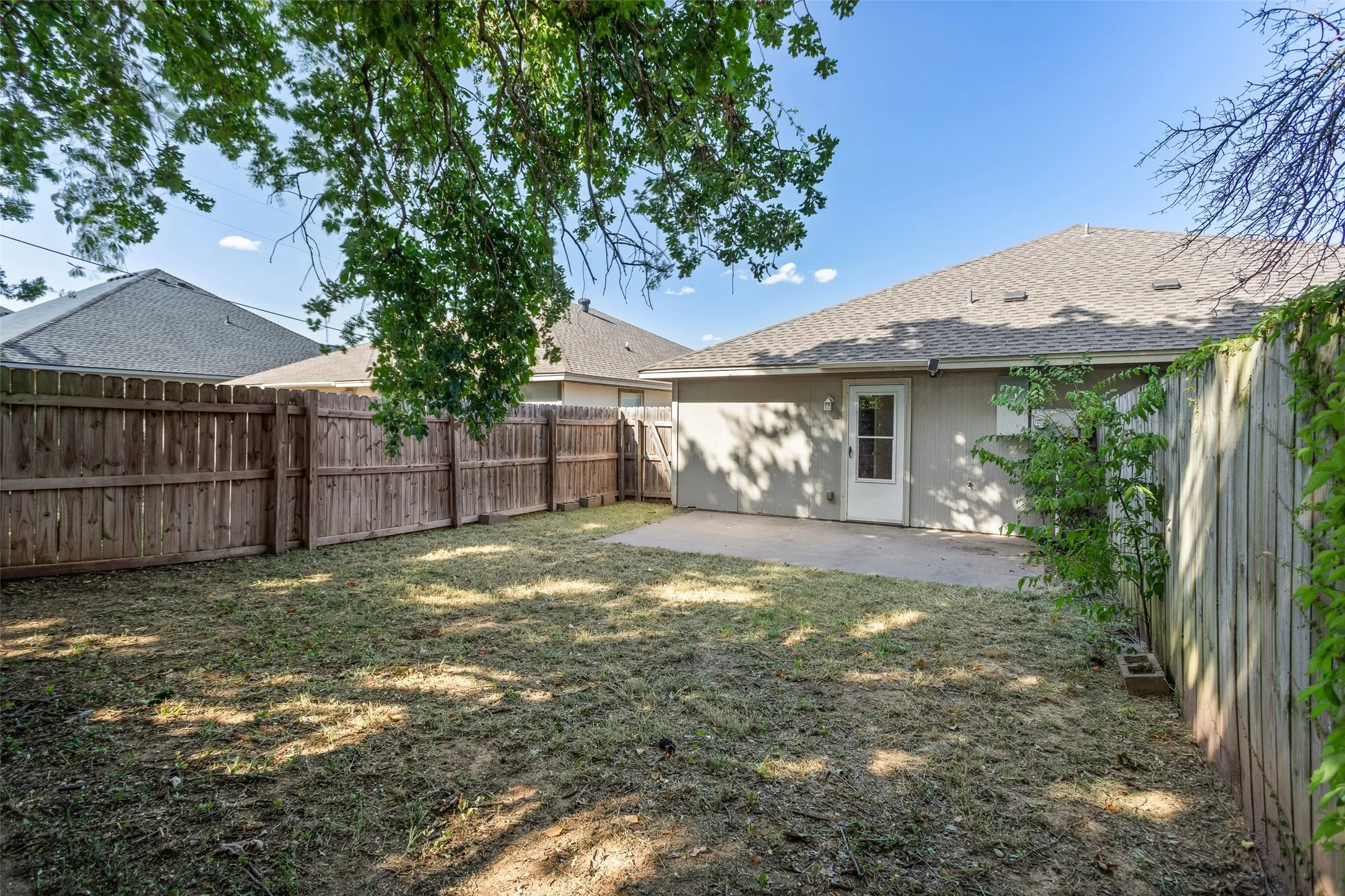 Duplex For Rent in Hood County , 2720 James Road, Granbury, Texas 76049, 2 Bedroom, 2 Bathroom, 2 Garage spaces, 1,760 Sqft, built in 1999, mls#21328466, Real Estate Agent in Granbury, Homes For Rent in Hood county, Homes For Rent in Granbury, Realtor in Granbury Texas, Real Estate Brokerage Independent Realty Texas, Luminita Cordes Realtor