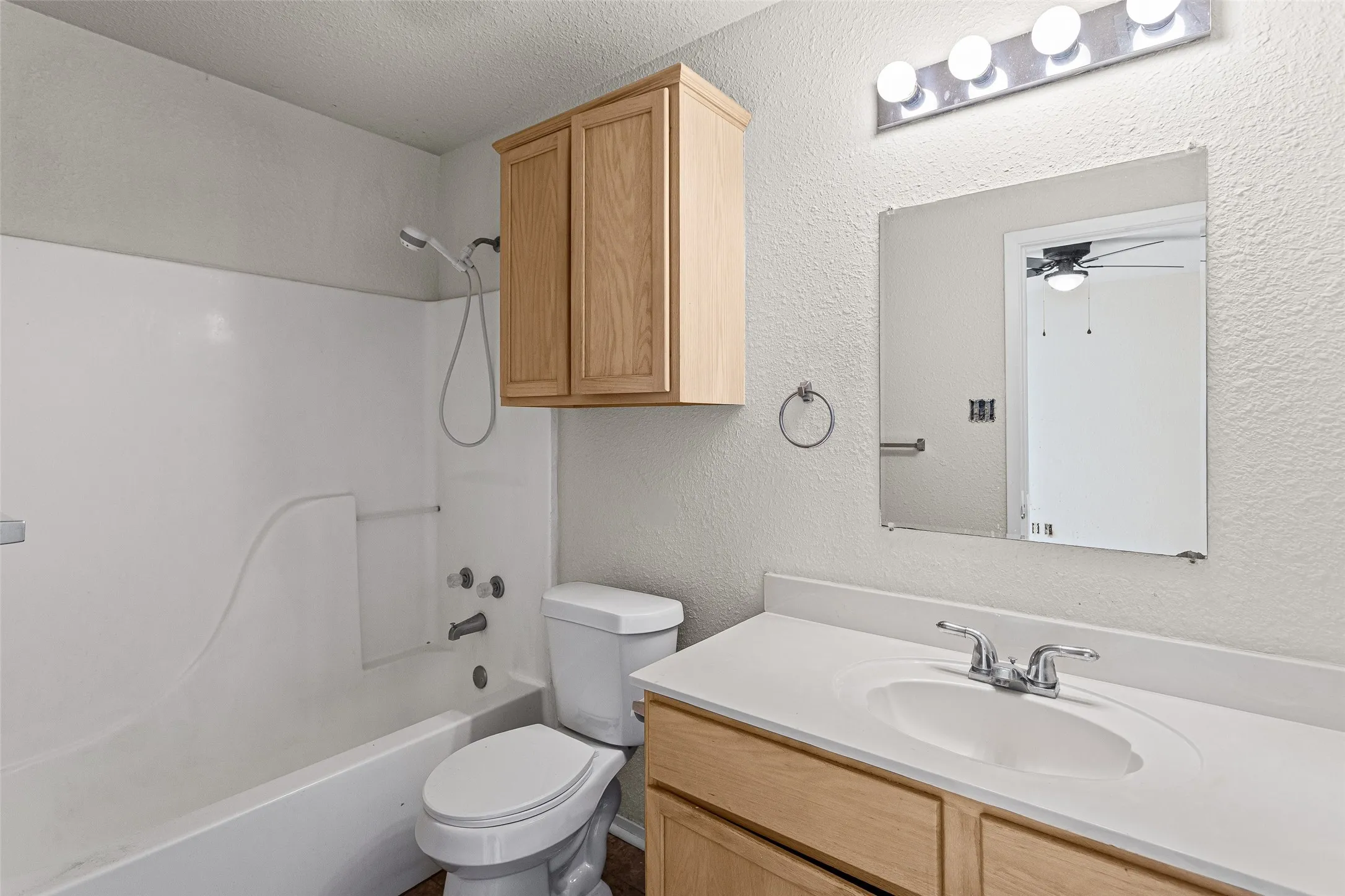 Duplex For Rent in Hood County , 2720 James Road, Granbury, Texas 76049, 2 Bedroom, 2 Bathroom, 2 Garage spaces, 1,760 Sqft, built in 1999, mls#21328466, Real Estate Agent in Granbury, Homes For Rent in Hood county, Homes For Rent in Granbury, Realtor in Granbury Texas, Real Estate Brokerage Independent Realty Texas, Luminita Cordes Realtor