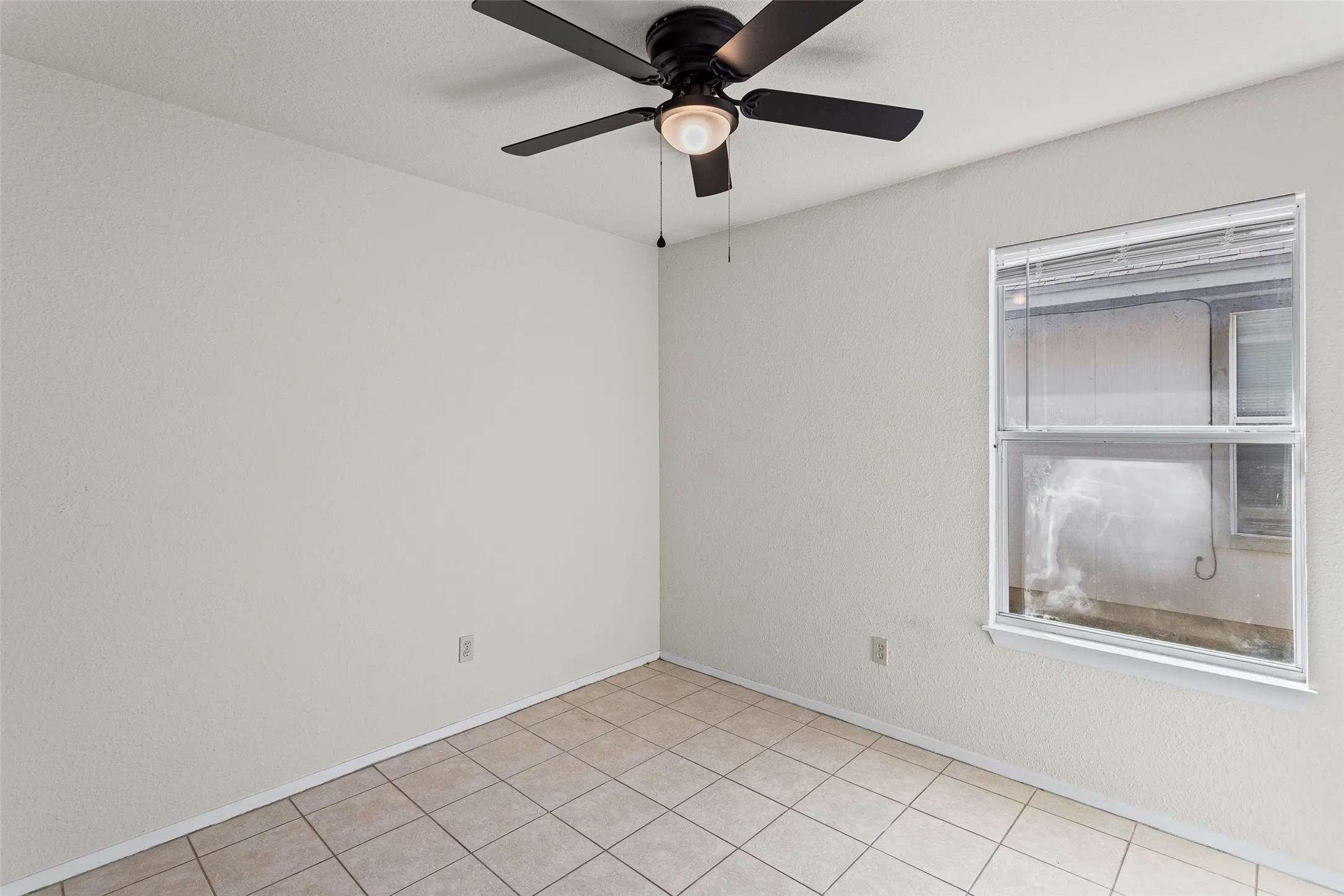 Duplex For Rent in Hood County , 2720 James Road, Granbury, Texas 76049, 2 Bedroom, 2 Bathroom, 2 Garage spaces, 1,760 Sqft, built in 1999, mls#21328466, Real Estate Agent in Granbury, Homes For Rent in Hood county, Homes For Rent in Granbury, Realtor in Granbury Texas, Real Estate Brokerage Independent Realty Texas, Luminita Cordes Realtor