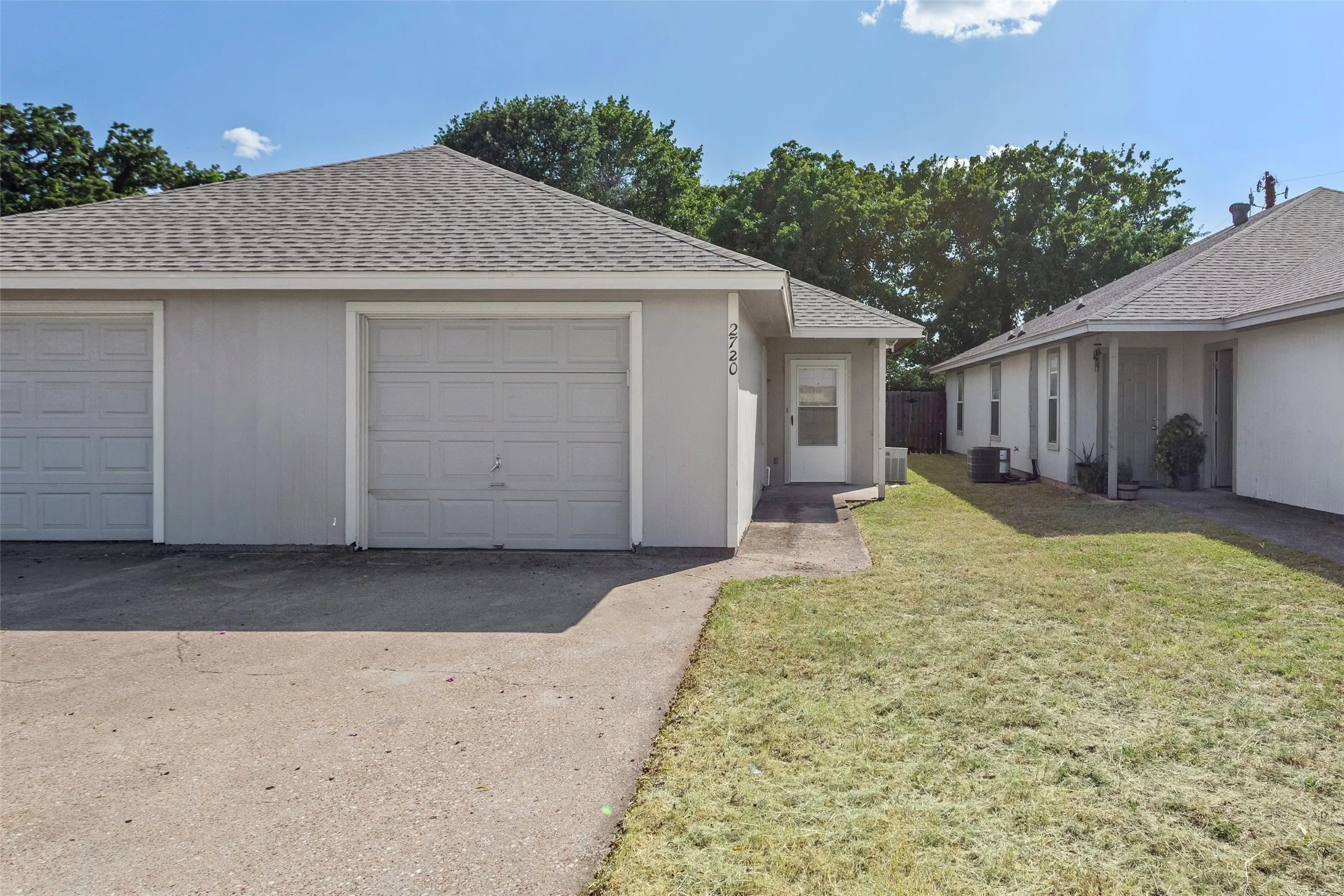 Duplex For Rent in Hood County , 2720 James Road, Granbury, Texas 76049, 2 Bedroom, 2 Bathroom, 2 Garage spaces, 1,760 Sqft, built in 1999, mls#21328466, Real Estate Agent in Granbury, Homes For Rent in Hood county, Homes For Rent in Granbury, Realtor in Granbury Texas, Real Estate Brokerage Independent Realty Texas, Luminita Cordes Realtor