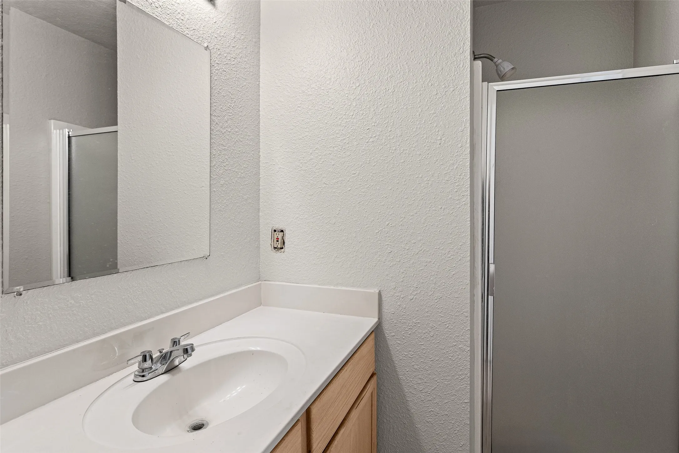 Duplex For Rent in Hood County , 2720 James Road, Granbury, Texas 76049, 2 Bedroom, 2 Bathroom, 2 Garage spaces, 1,760 Sqft, built in 1999, mls#21328466, Real Estate Agent in Granbury, Homes For Rent in Hood county, Homes For Rent in Granbury, Realtor in Granbury Texas, Real Estate Brokerage Independent Realty Texas, Luminita Cordes Realtor