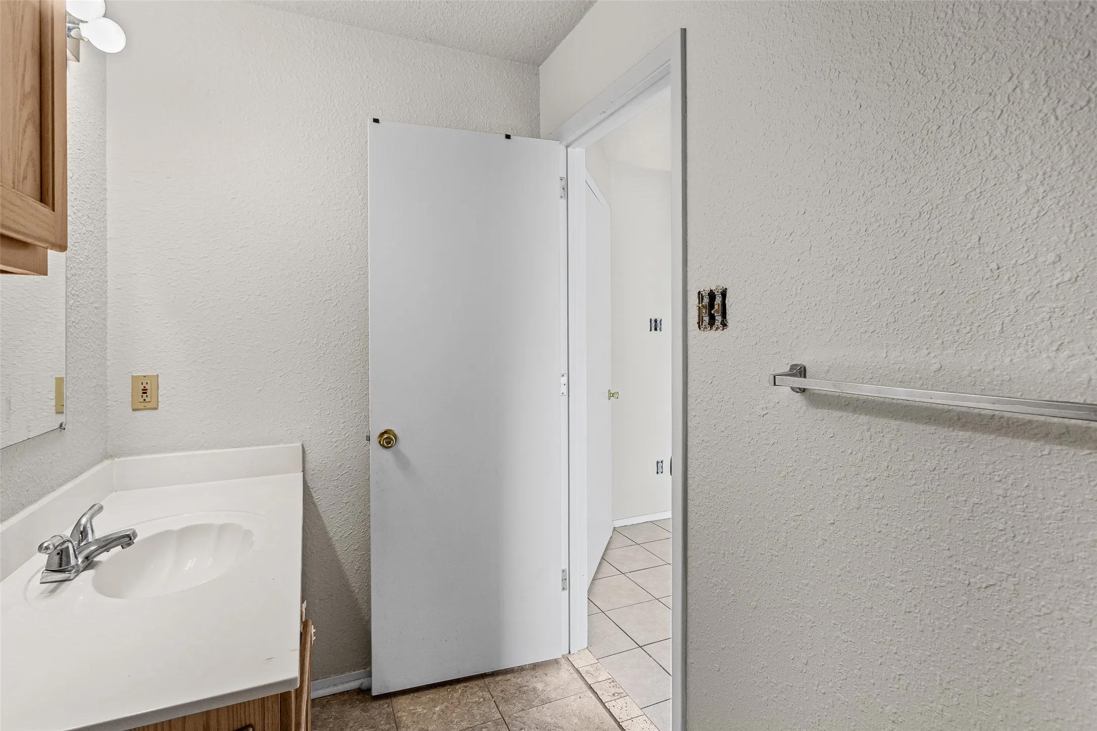 Duplex For Rent in Hood County , 2720 James Road, Granbury, Texas 76049, 2 Bedroom, 2 Bathroom, 2 Garage spaces, 1,760 Sqft, built in 1999, mls#21328466, Real Estate Agent in Granbury, Homes For Rent in Hood county, Homes For Rent in Granbury, Realtor in Granbury Texas, Real Estate Brokerage Independent Realty Texas, Luminita Cordes Realtor