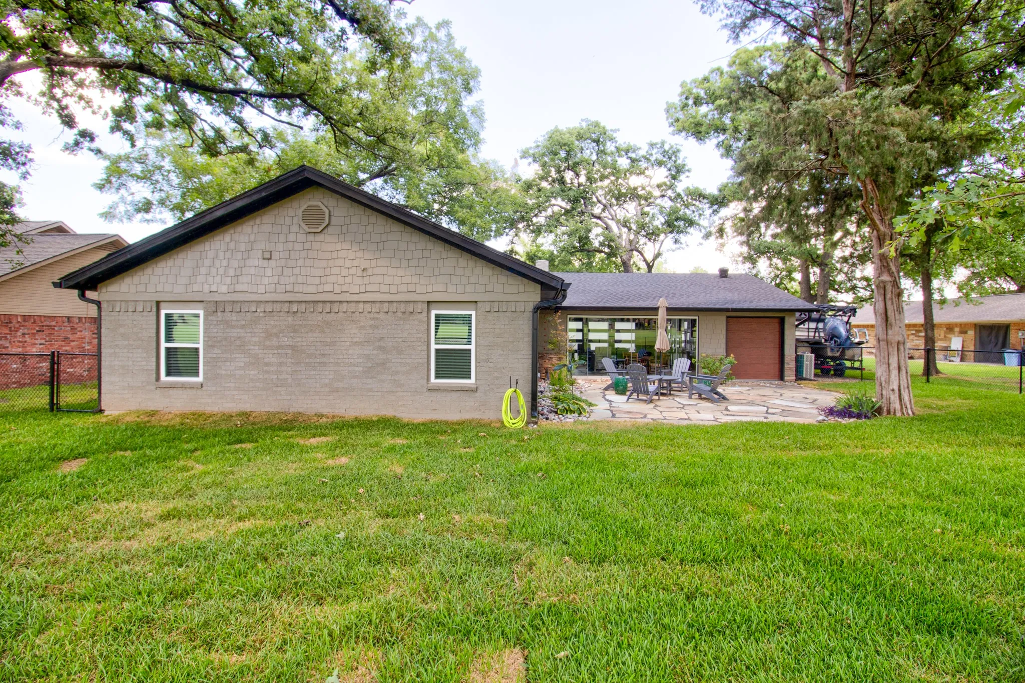 Single Family Residence For Sale in Cooke County , 1118 Kiowa Drive W, Lake Kiowa, Texas 76240, 3 Bedroom, 2 Bathroom, 1 Garage spaces, 1,957 Sqft, built in 1973, Price $495,000, mls#21328481, Real Estate Agent in Lake Kiowa, Homes For Sale in Cooke county, Homes For Sale in Lake Kiowa, Realtor in Lake Kiowa Texas, Real Estate Brokerage Independent Realty Texas, Luminita Cordes Realtor