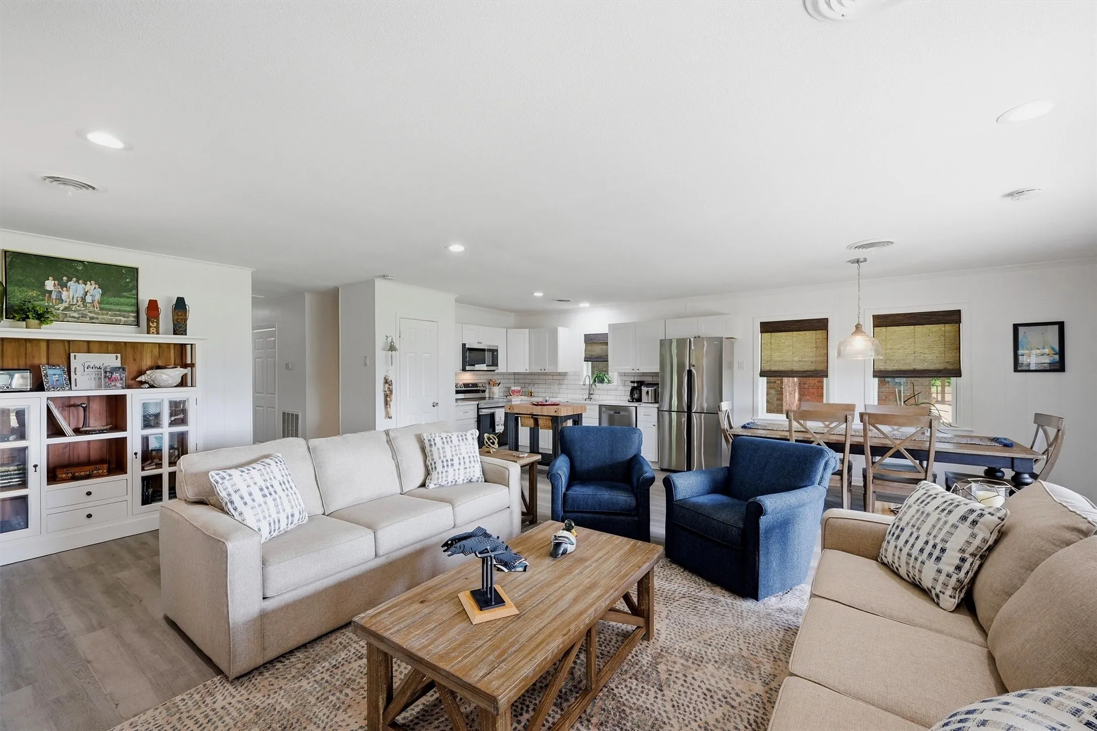 Single Family Residence For Sale in Cooke County , 1118 Kiowa Drive W, Lake Kiowa, Texas 76240, 3 Bedroom, 2 Bathroom, 1 Garage spaces, 1,957 Sqft, built in 1973, Price $495,000, mls#21328481, Real Estate Agent in Lake Kiowa, Homes For Sale in Cooke county, Homes For Sale in Lake Kiowa, Realtor in Lake Kiowa Texas, Real Estate Brokerage Independent Realty Texas, Luminita Cordes Realtor