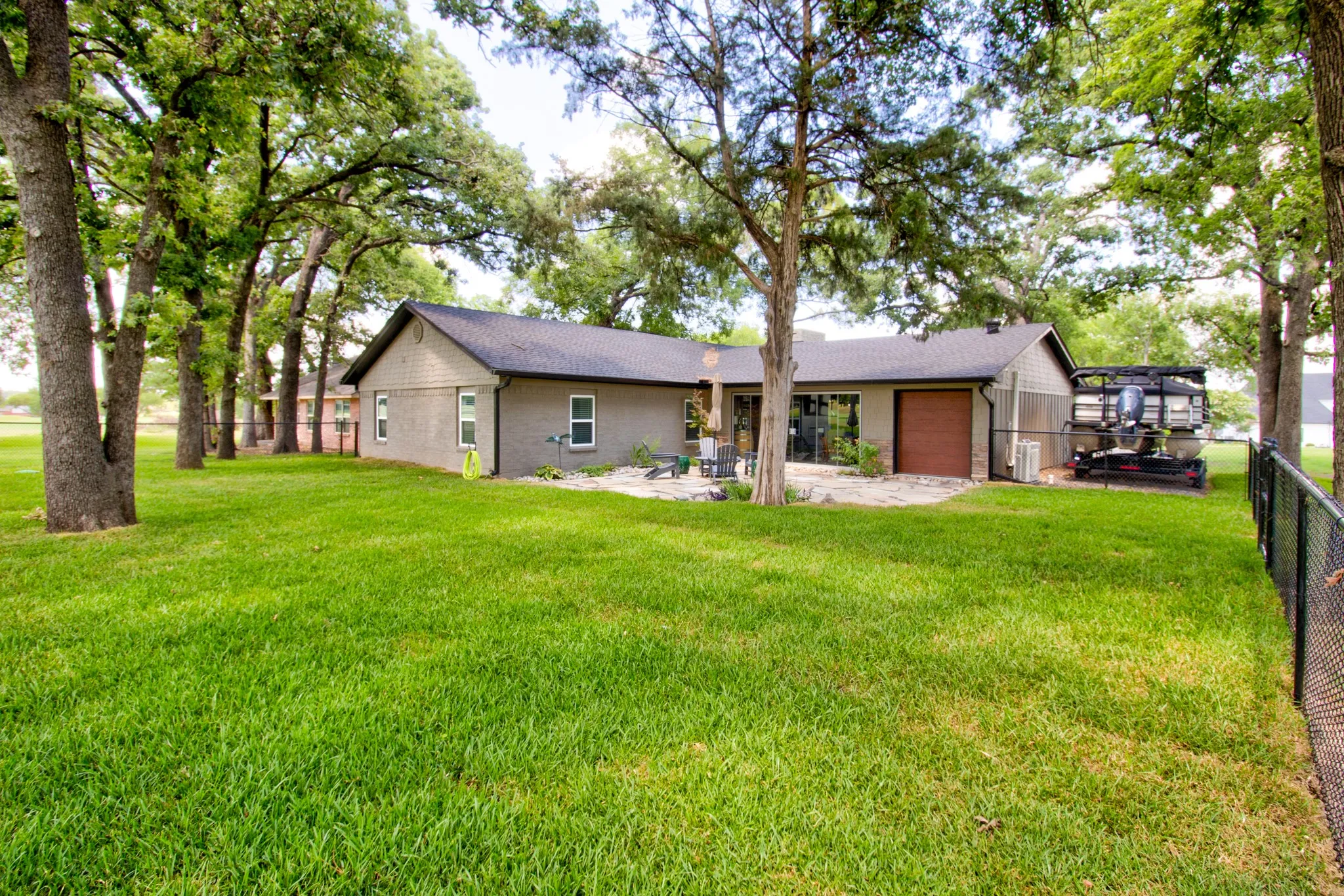 Single Family Residence For Sale in Cooke County , 1118 Kiowa Drive W, Lake Kiowa, Texas 76240, 3 Bedroom, 2 Bathroom, 1 Garage spaces, 1,957 Sqft, built in 1973, Price $495,000, mls#21328481, Real Estate Agent in Lake Kiowa, Homes For Sale in Cooke county, Homes For Sale in Lake Kiowa, Realtor in Lake Kiowa Texas, Real Estate Brokerage Independent Realty Texas, Luminita Cordes Realtor