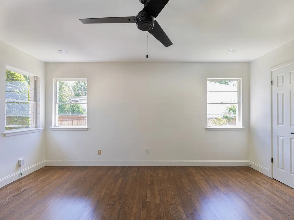 Single Family Residence For Sale in Tarrant County , 4805 Hildring Drive E, Fort Worth, Texas 76109, 3 Bedroom, 2 Bathroom, 2 Garage spaces, 1,960 Sqft, built in 1955, mls#21327859, Real Estate Agent in Fort Worth, Homes For Sale in Tarrant county, Homes For Sale in Fort Worth, Realtor in Fort Worth Texas, Real Estate Brokerage Independent Realty Texas, Luminita Cordes Realtor